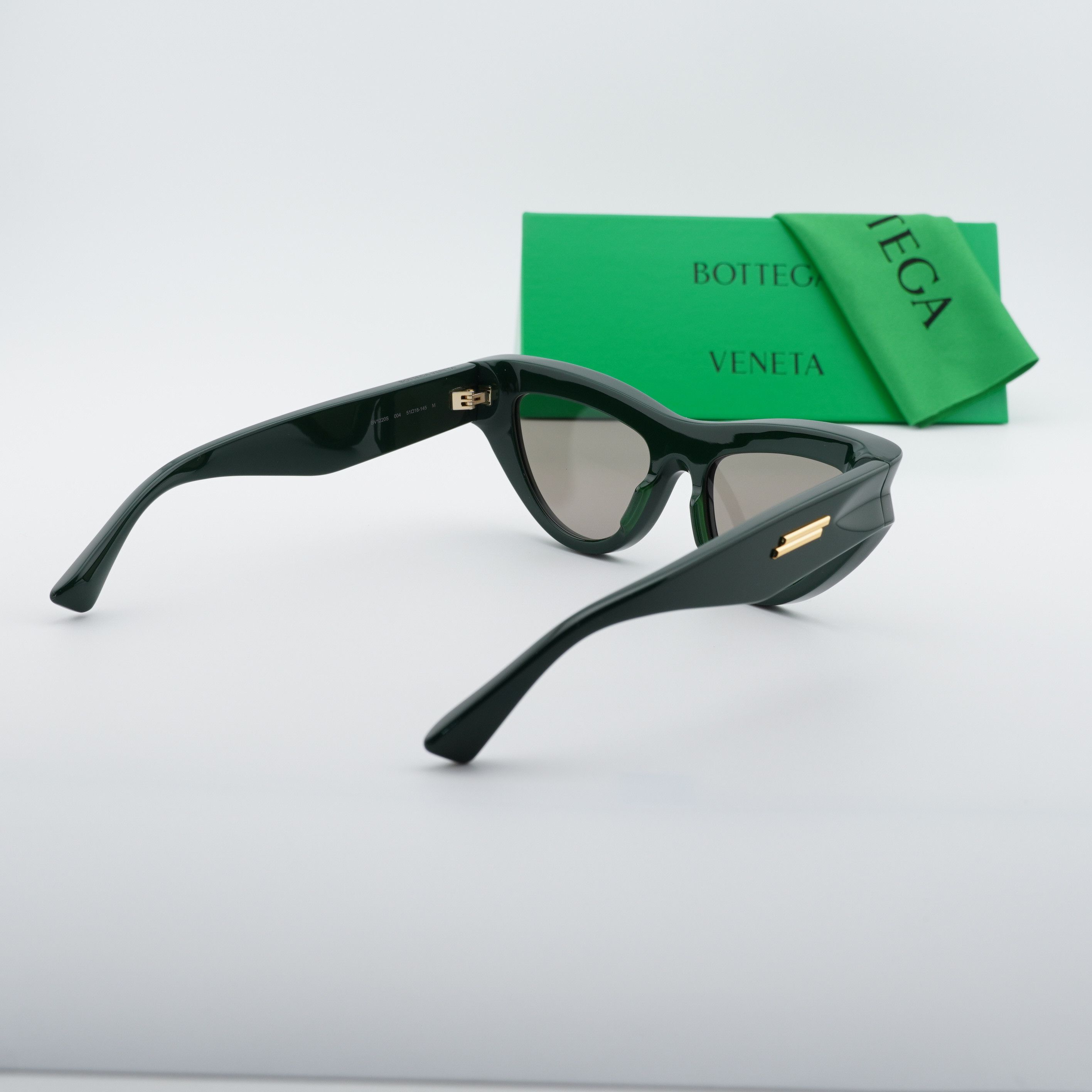 Bottega Veneta Bottega Veneta BV1220S 004 Sunglasses Green Cat Eye Frame Size ONE SIZE - 9 Thumbnail