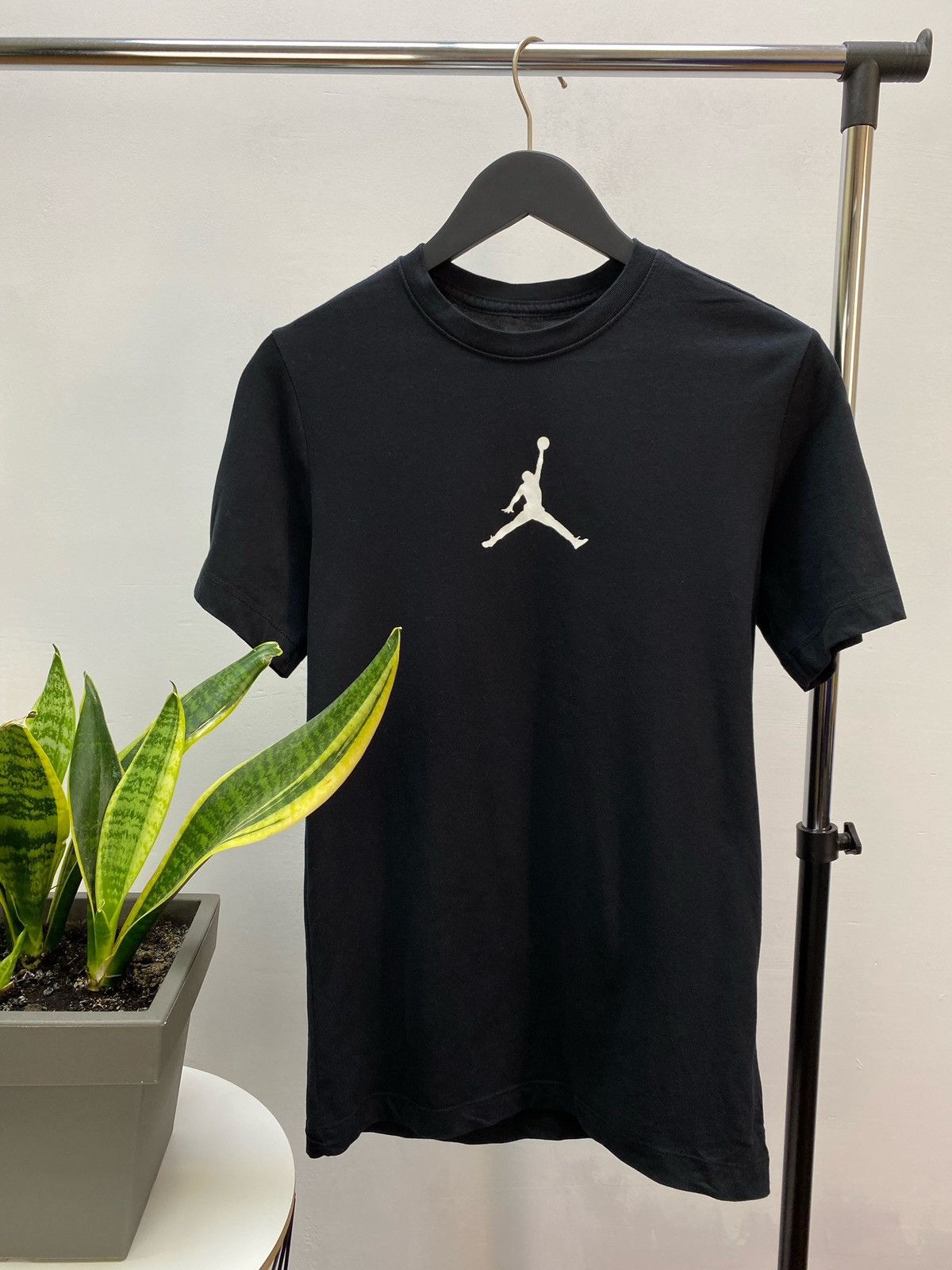 Jordan Brand × Vintage Air Jordan Center Logo Jumpman T-Shirt Nike Size US XS / EU 42 / 0 - 1 Thumbnail