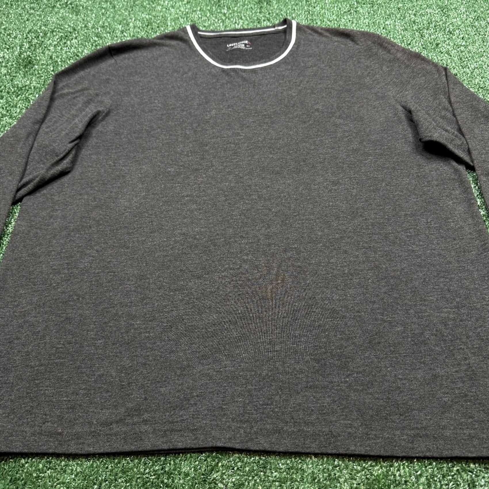 UNTUCKit UNTUCKit T Shirt Men's XL Gray Crew Neck Long Sleeve Pullover Casual Adults Size US XL / EU 56 / 4 - 2 Thumbnail
