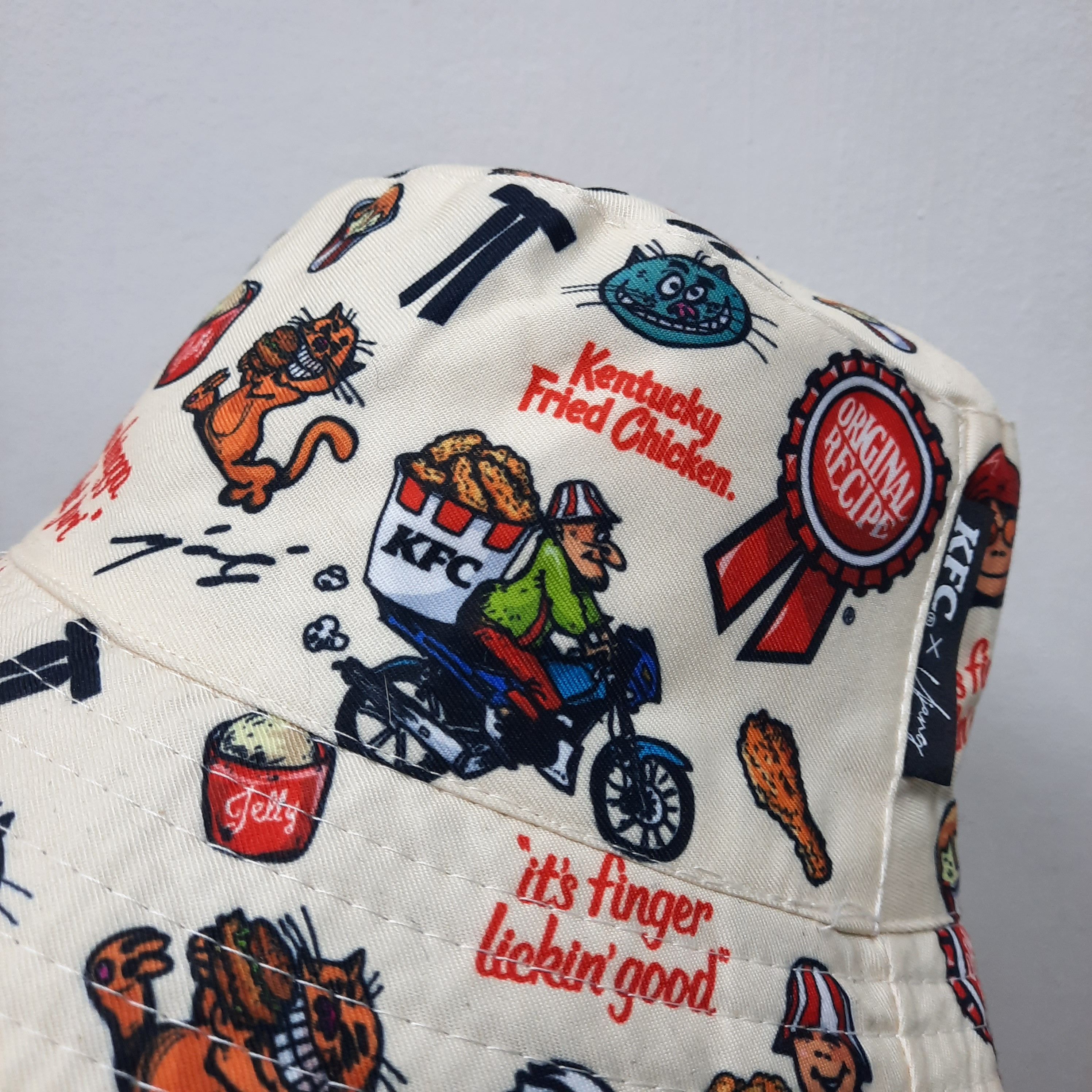 Cartoon Network 🔥Pmc x kfc x ujang legendary cartoonist 2 away hat Size ONE SIZE - 5 Thumbnail