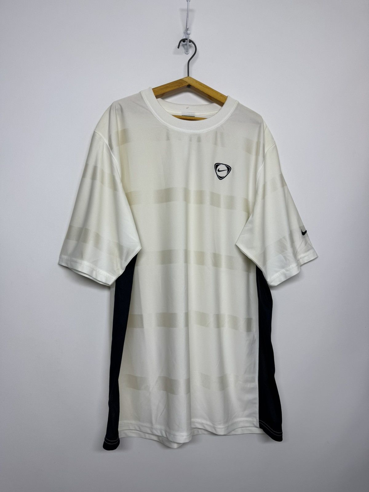 Nike Vintage Y2k Nike Swoosh Logo T-Shirt Size US XL / EU 56 / 4 - 4 Thumbnail