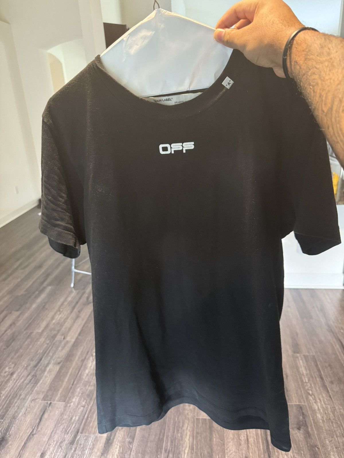 Off-White Off white black angel arrow T shirt Size US M / EU 48-50 / 2 - 7 Thumbnail
