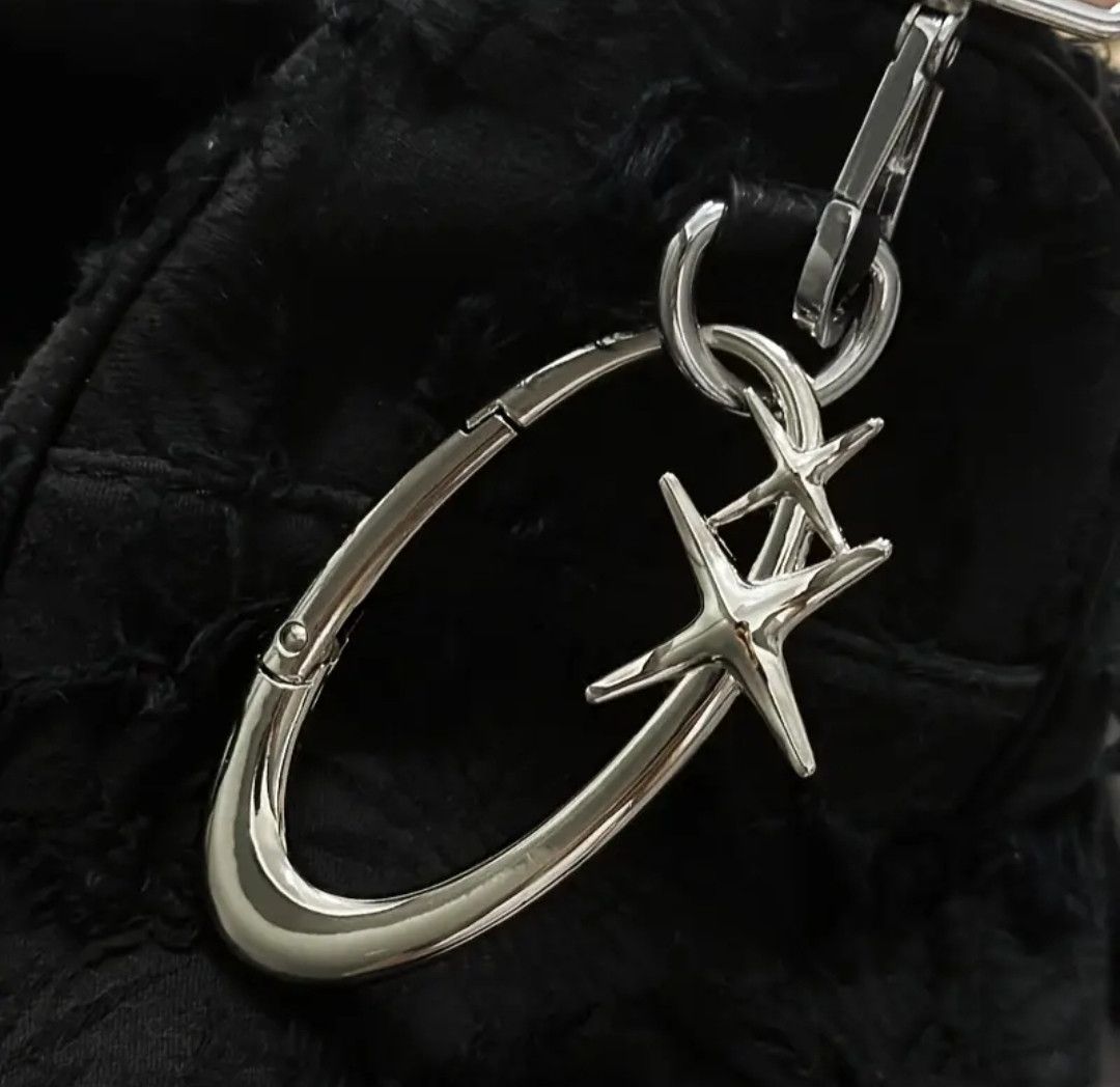 Japanese Brand Star ✨ Sparkle Oval Fashion Carabiner Size ONE SIZE - 1 Thumbnail