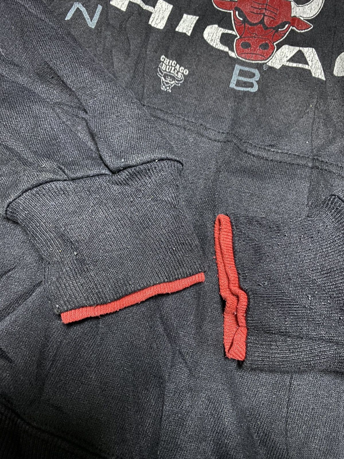 NBA Vintage Chicago Bulls Hoddies⛹🏻‍♀️ Size US L / EU 52-54 / 3 - 6 Thumbnail