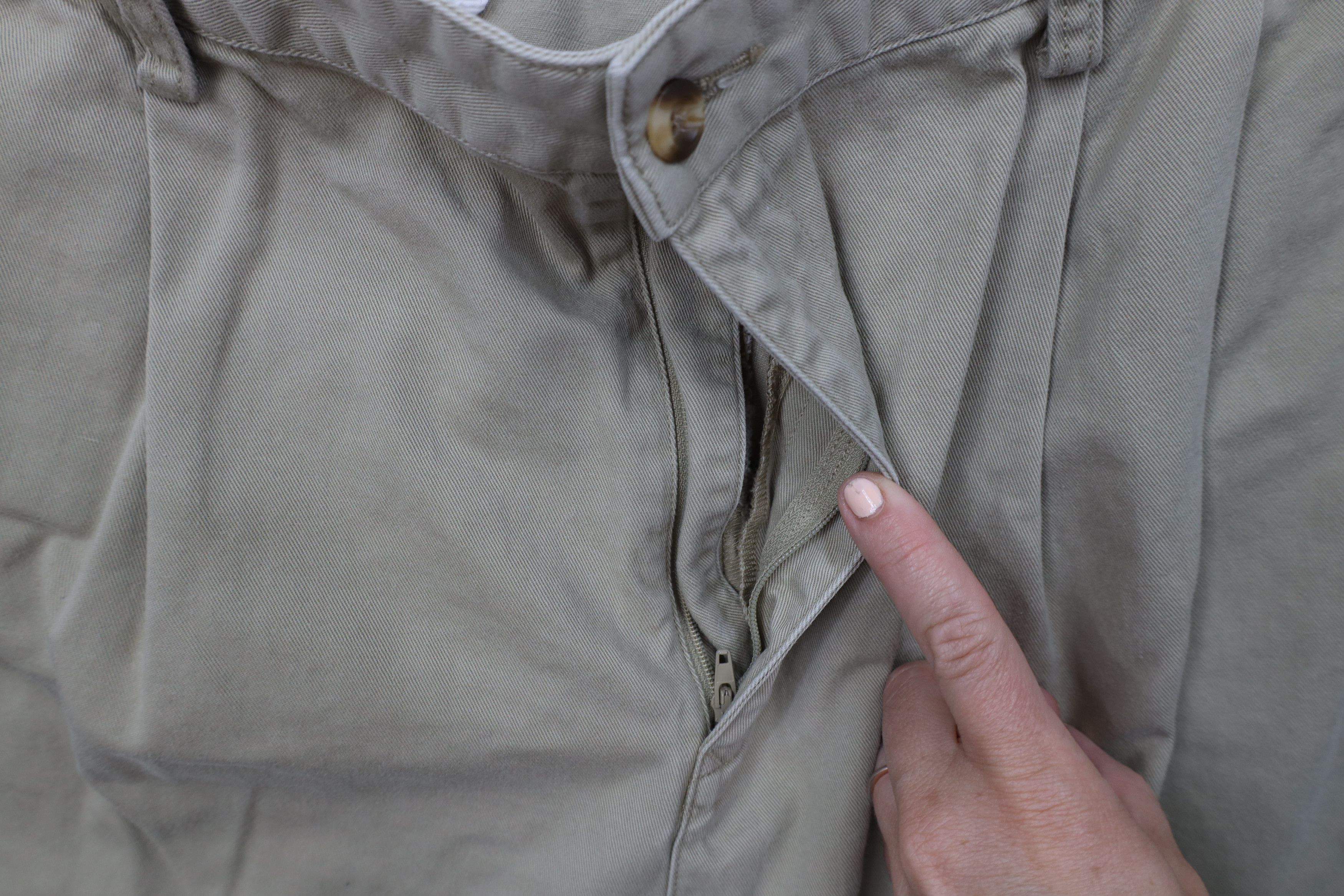 Tommy Hilfiger × Vintage Vintage 90s Tommy Hilfiger Above Knee Chino Shorts Beige Size US 36 / EU 52 - 5 Thumbnail