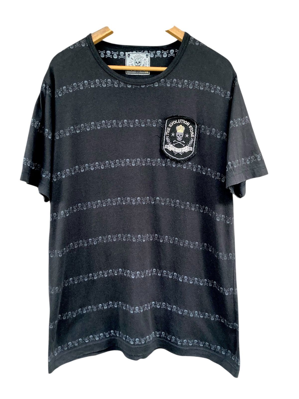 Uniqlo Uniqlo x The Evolution Store Skull Stripes Size US XL / EU 56 / 4 - 1 Thumbnail