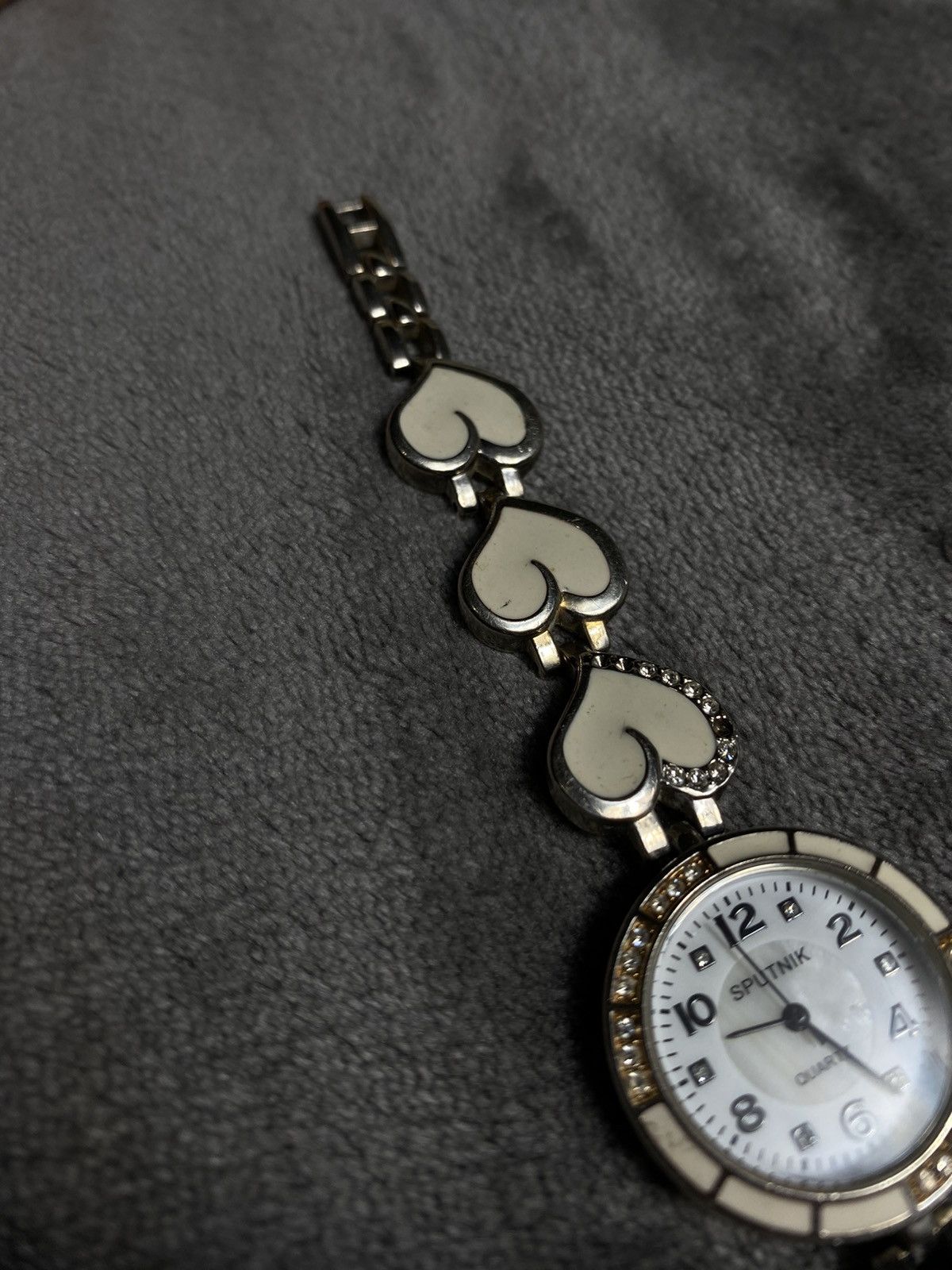 Jewelry Japanese Sputnik Futuristic Watch with Heart-Shaped Bracelet Size ONE SIZE - 5 Thumbnail
