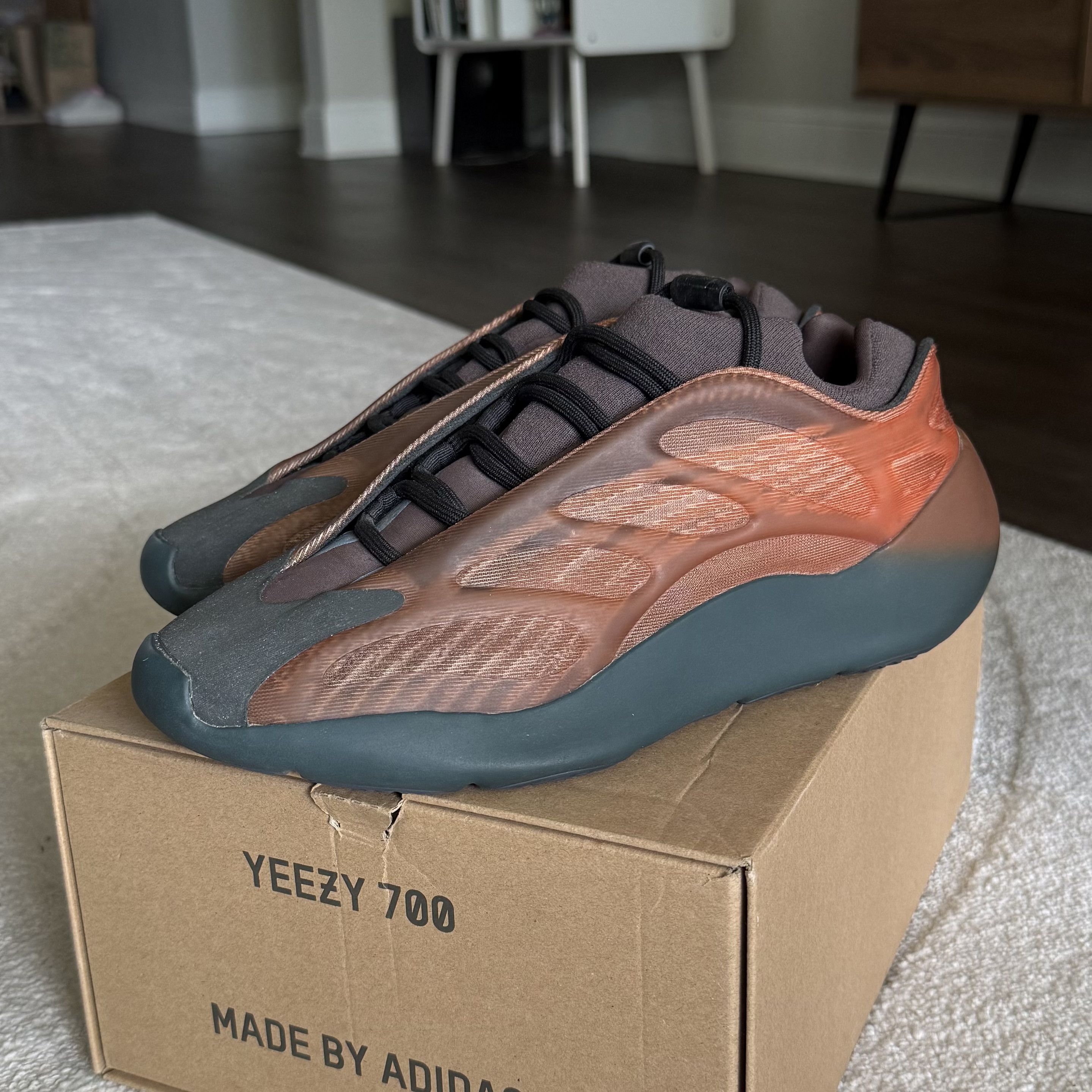 Yeezy Yeezy 700v3 copper fade Size US 10.5 / EU 43-44 - 1 Thumbnail