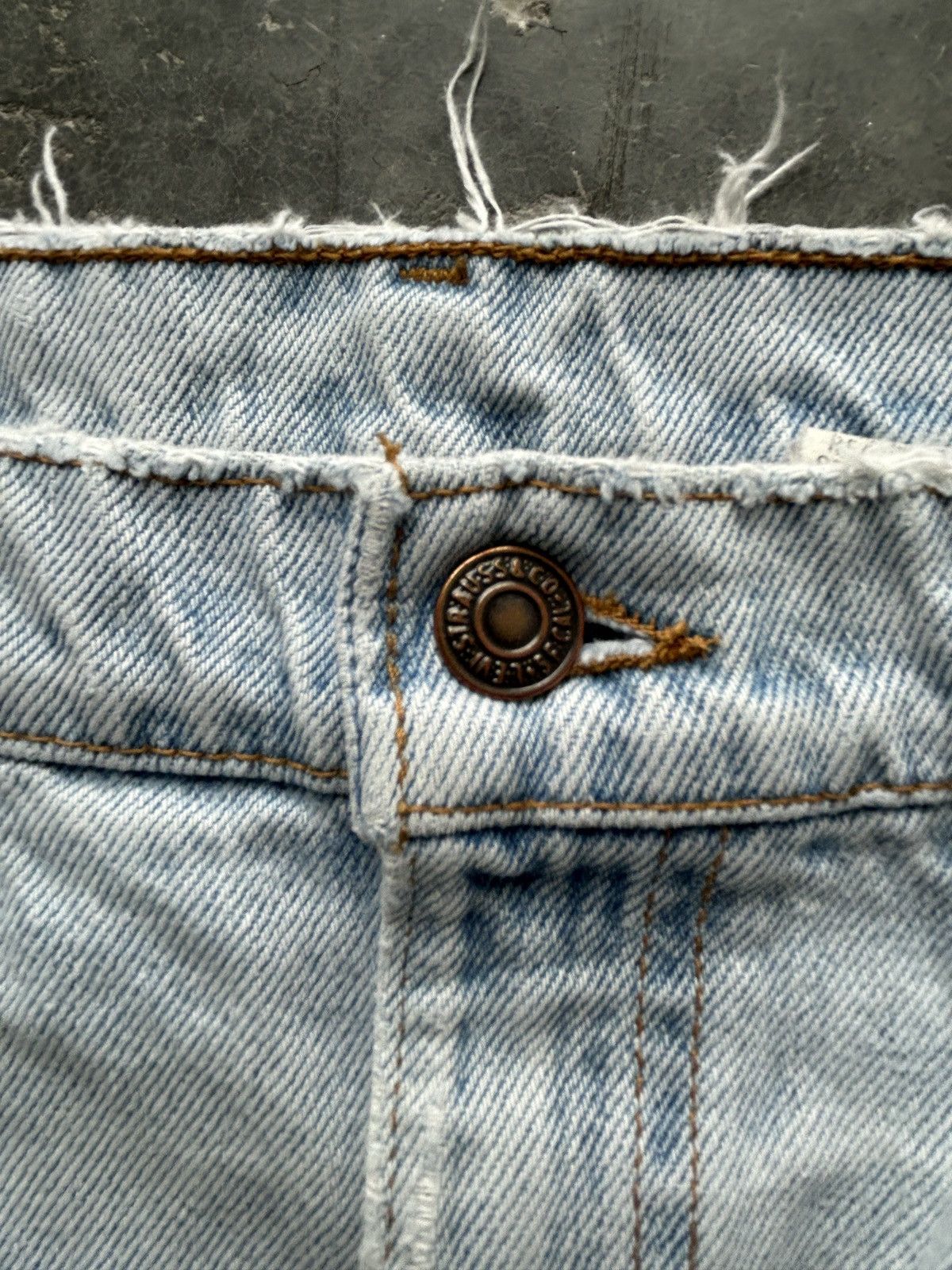 Levi's Vintage 90s Levis 505 Light Wash Denim Jeans 34x32 Distress Size US 34 / EU 50 - 6 Thumbnail