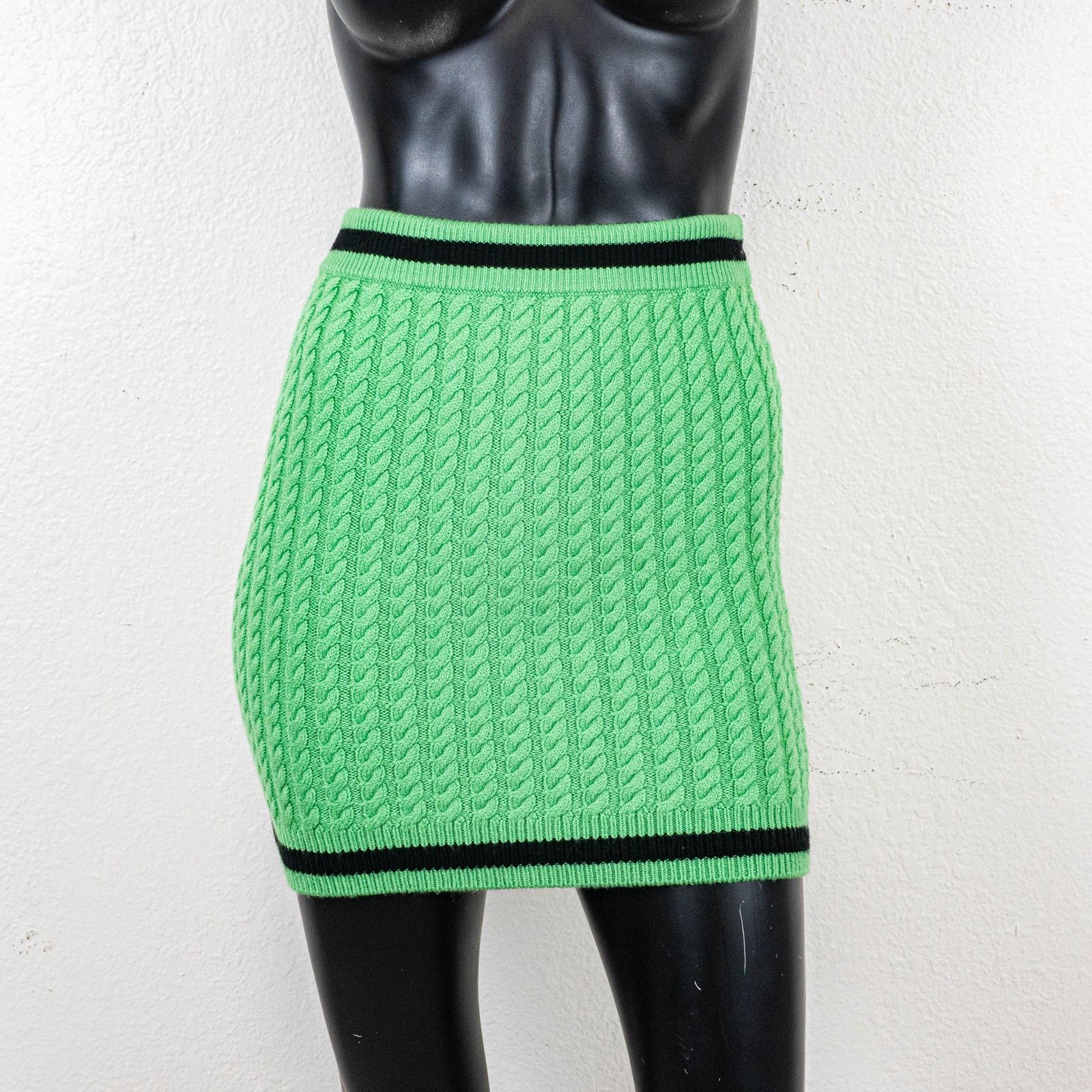 Alice + Olivia Alice + Olivia Ingrid Cable Knit Mini Skirt in Garden Green Size 25" / US 0 / IT 36 - 5 Thumbnail