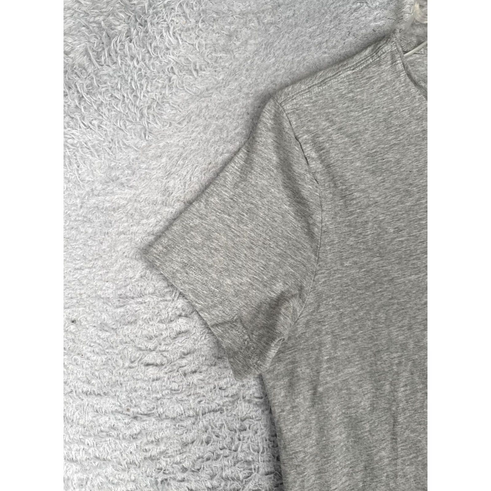 Tommy Hilfiger Tommy Hilfiger Shirt Mens Small Gray Crew Neck Short Sleeve Logo Tagless Jersey Size US S / EU 44-46 / 1 - 3 Thumbnail