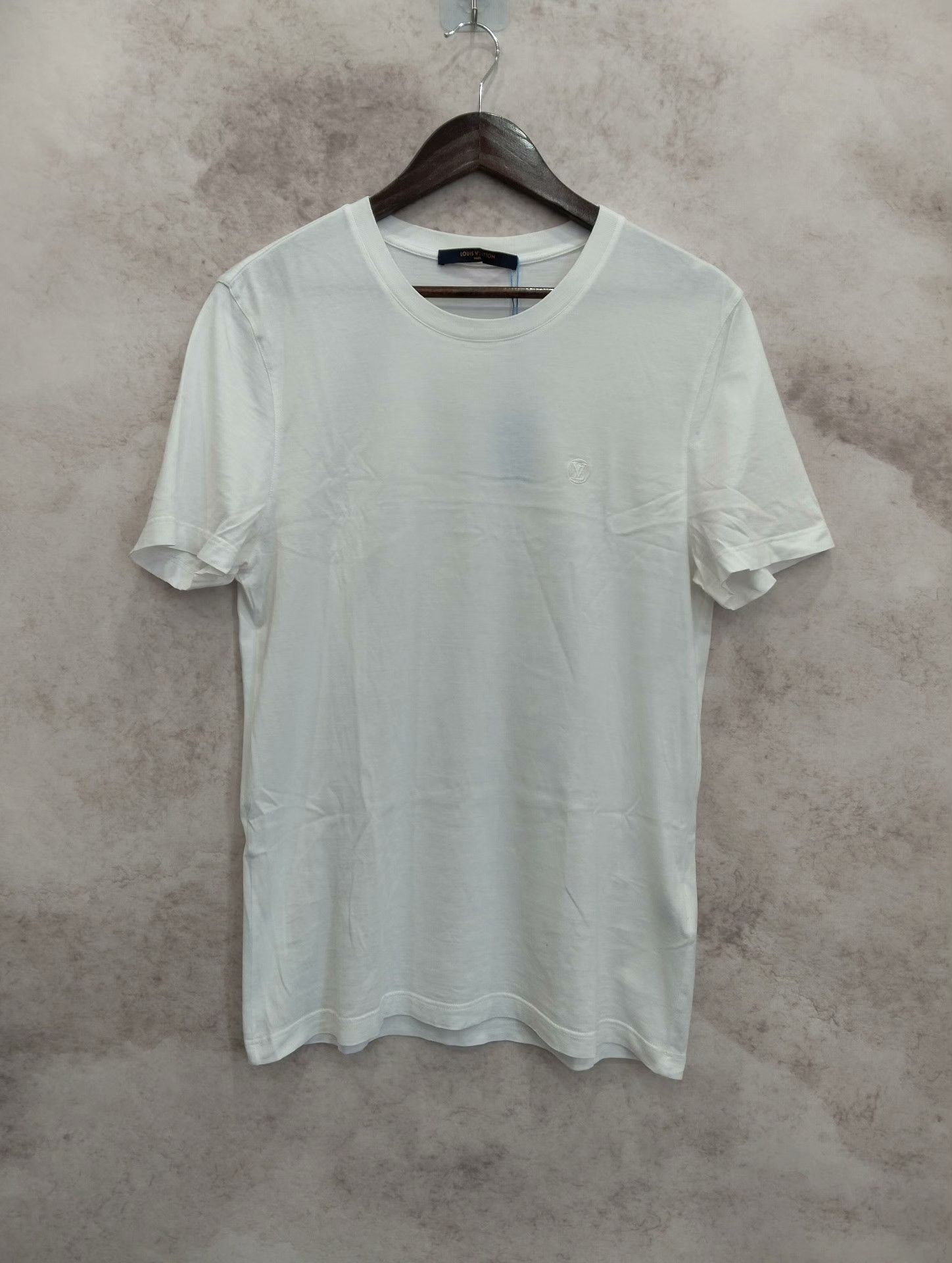 Louis Vuitton Louis Vuitton T-Shirt M Men Size US M / EU 48-50 / 2 - 1 Thumbnail