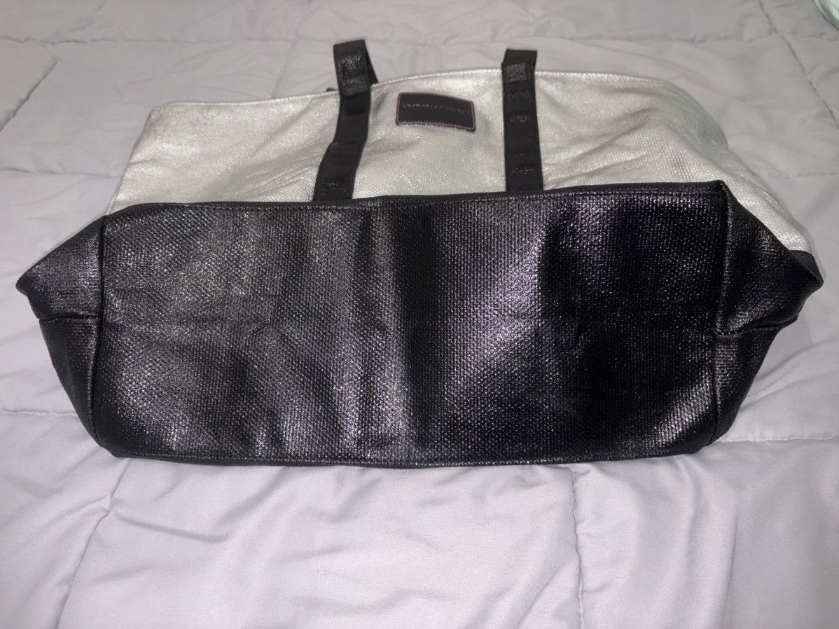 Victoria's Secret Victoria’s Secret Metallic Silver & Black Large Tote Bag Size ONE SIZE - 9 Thumbnail