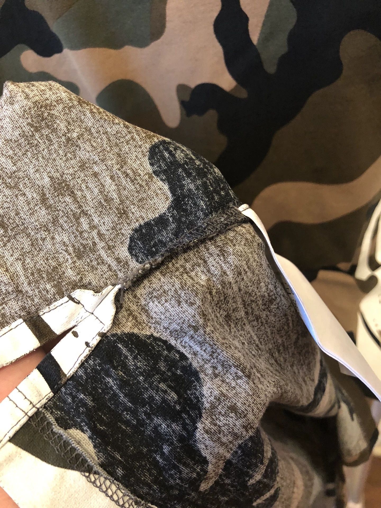 Valentino Valentino Camouflage Print T-Shirt Size US S / EU 44-46 / 1 - 7 Thumbnail
