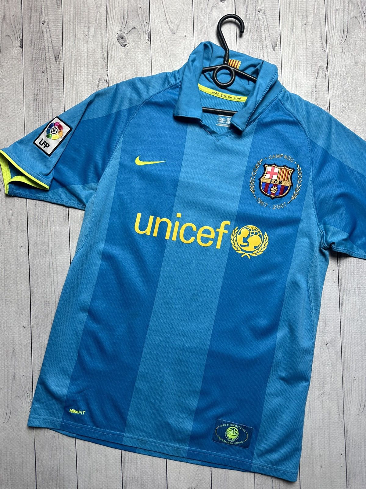 Vintage Vintage Nike Barcelona soccer jersey blue rare size m Size US M / EU 48-50 / 2 - 2 Thumbnail