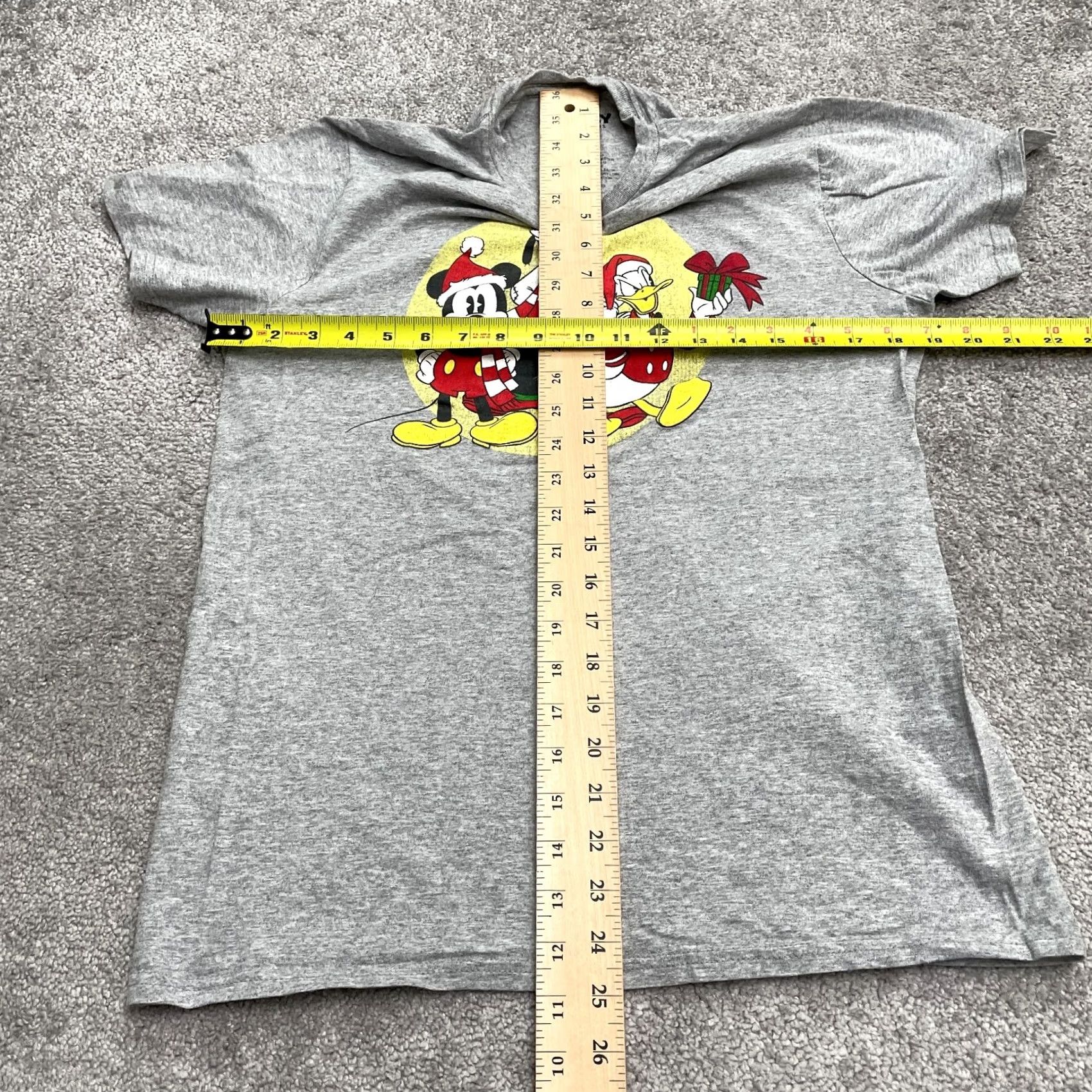 Disney Disney Mickey & Friend Graphic T-Shirt Womens M Gray Christmas Holiday Tee Size M / US 6-8 / IT 42-44 - 5 Thumbnail