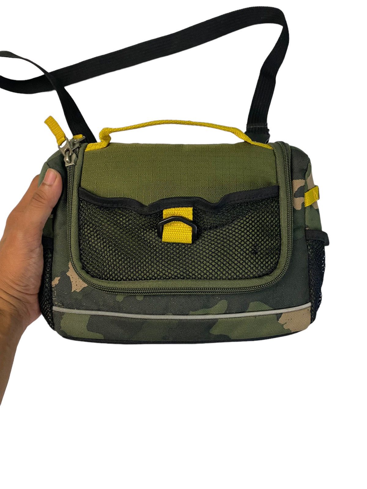 Designer × Gap × Vintage 👍 GAP KIDS CAMO sling bag Clutch backpack outdoor y2k Size ONE SIZE - 2 Thumbnail