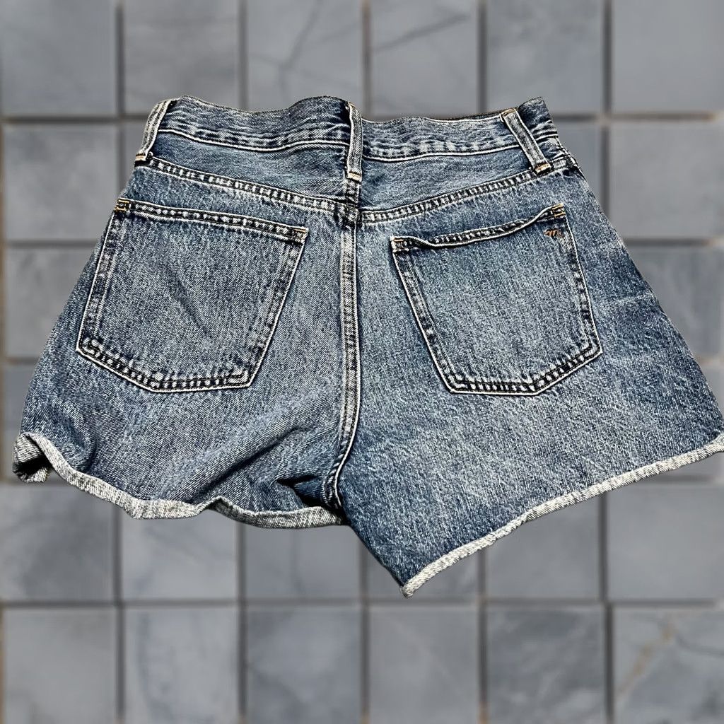Madewell VINTAGE? Madewell Jean Shorts Womens 25 (27x3) Mom Blue Denim Women Regular 25 Jeans Shorts Mom Blue Denim Womens Size 42" / US 20 - 1 Thumbnail