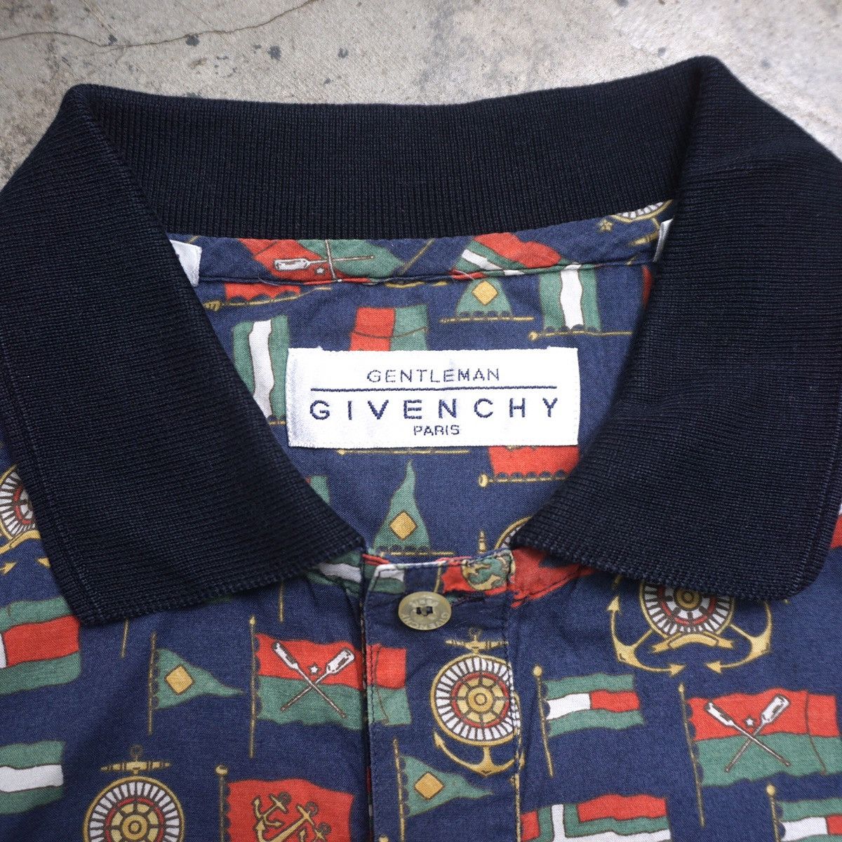 Givenchy × Vintage Vintage Givenchy aop flag Poloshirt Size US M / EU 48-50 / 2 - 4 Thumbnail