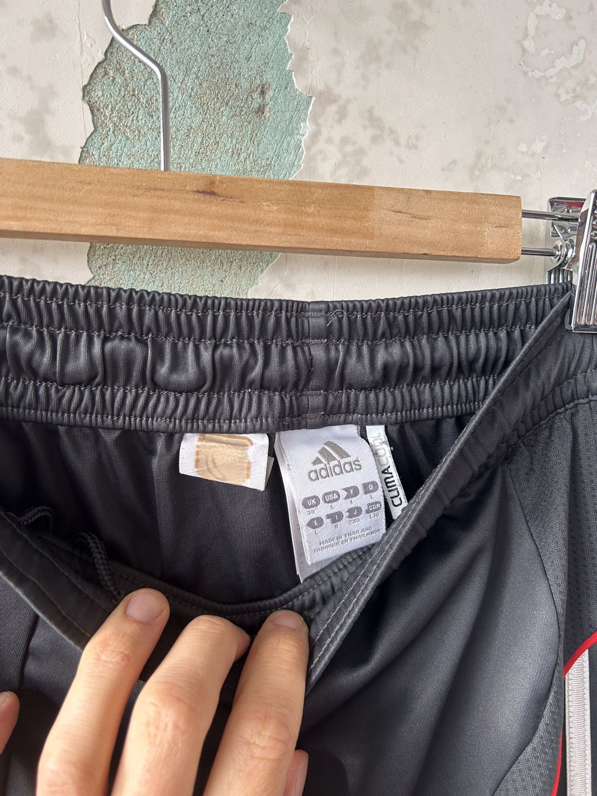 Adidas VINTAGE ADIDAS LIVERPOOL SHORTS ENGLAND Size US 34 / EU 50 - 5 Thumbnail