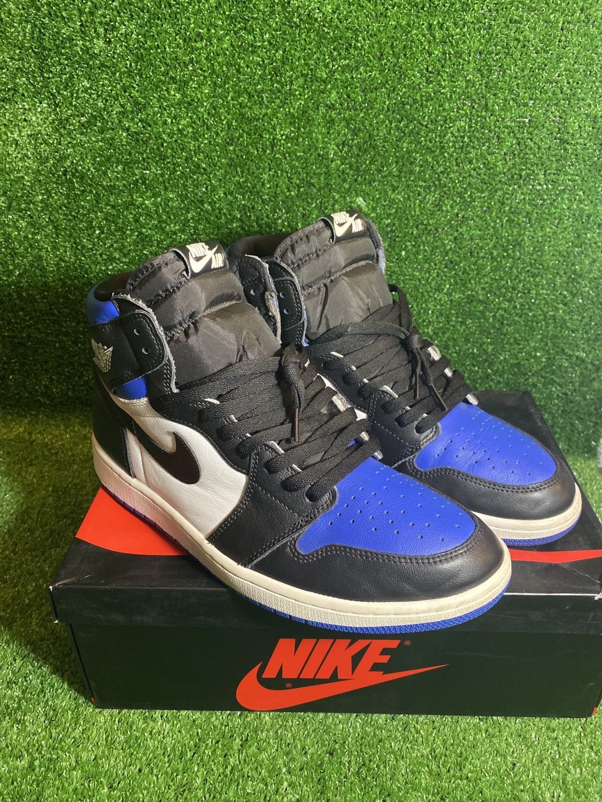 jordan 1 retro royal toes