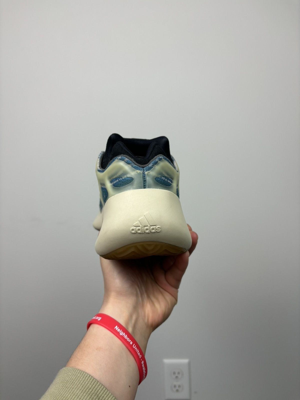 Adidas Adidas yeezy 700 v3 kyanite Size US 8 / EU 41 - 7 Thumbnail