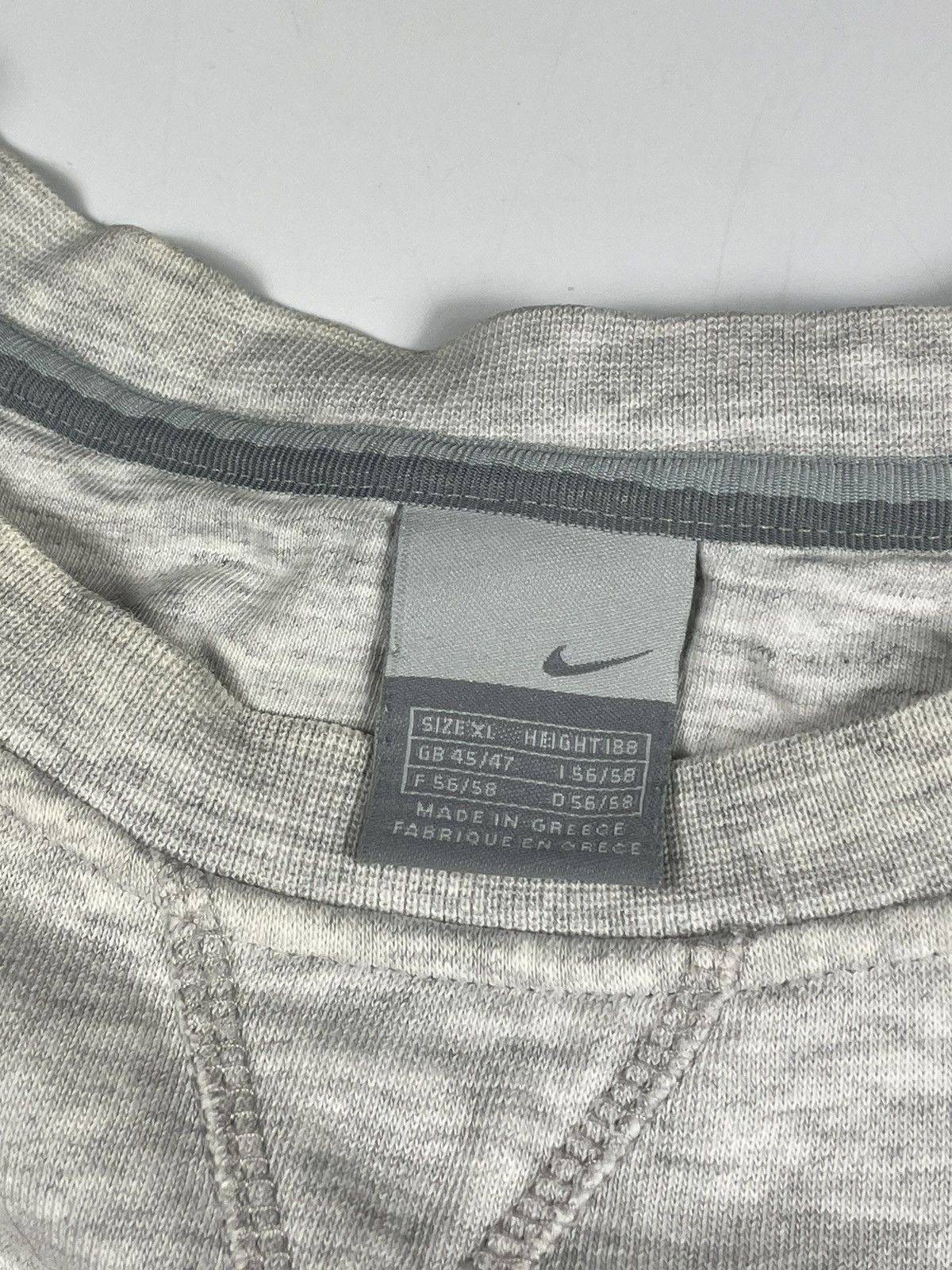 Nike × Vintage Nike swoosh 00s logo classic crewneck boxy xl Size US XL / EU 56 / 4 - 4 Thumbnail