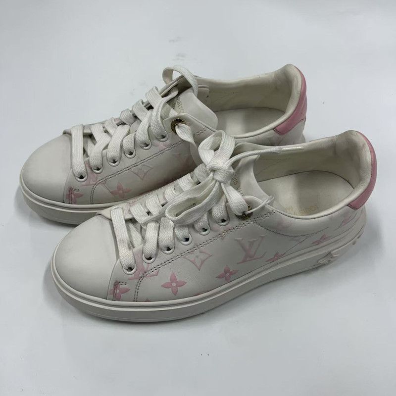 Louis Vuitton Louis Vuitton Stylish Low-Top Sneakers for Women 0079 Size US 6 / IT 36 - 1 Thumbnail
