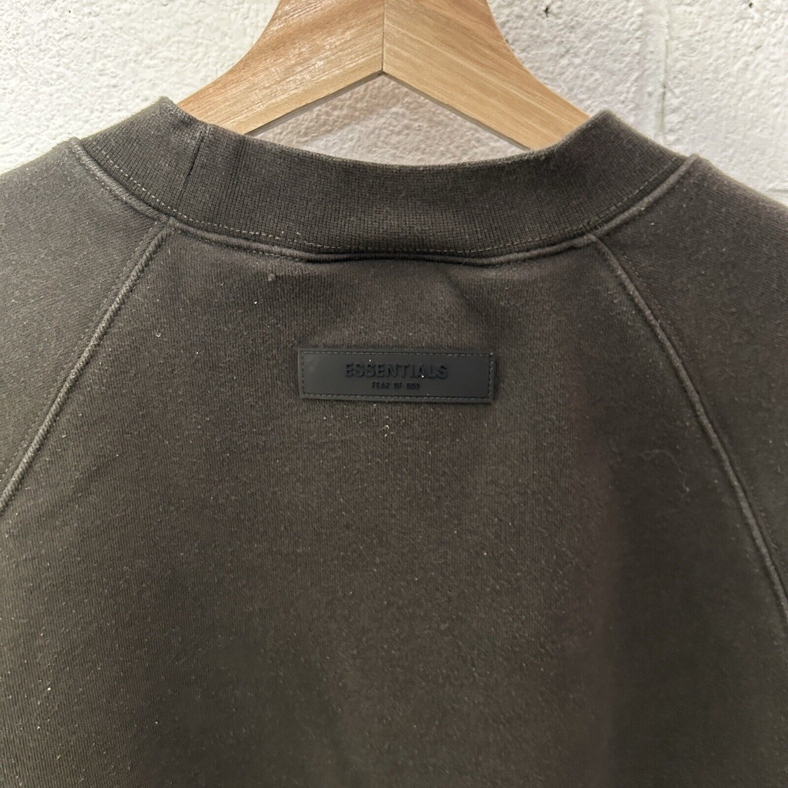Fear of God Essentials Fear of God Oversized Crewneck “Faded Black” Size US M / EU 48-50 / 2 - 4 Thumbnail