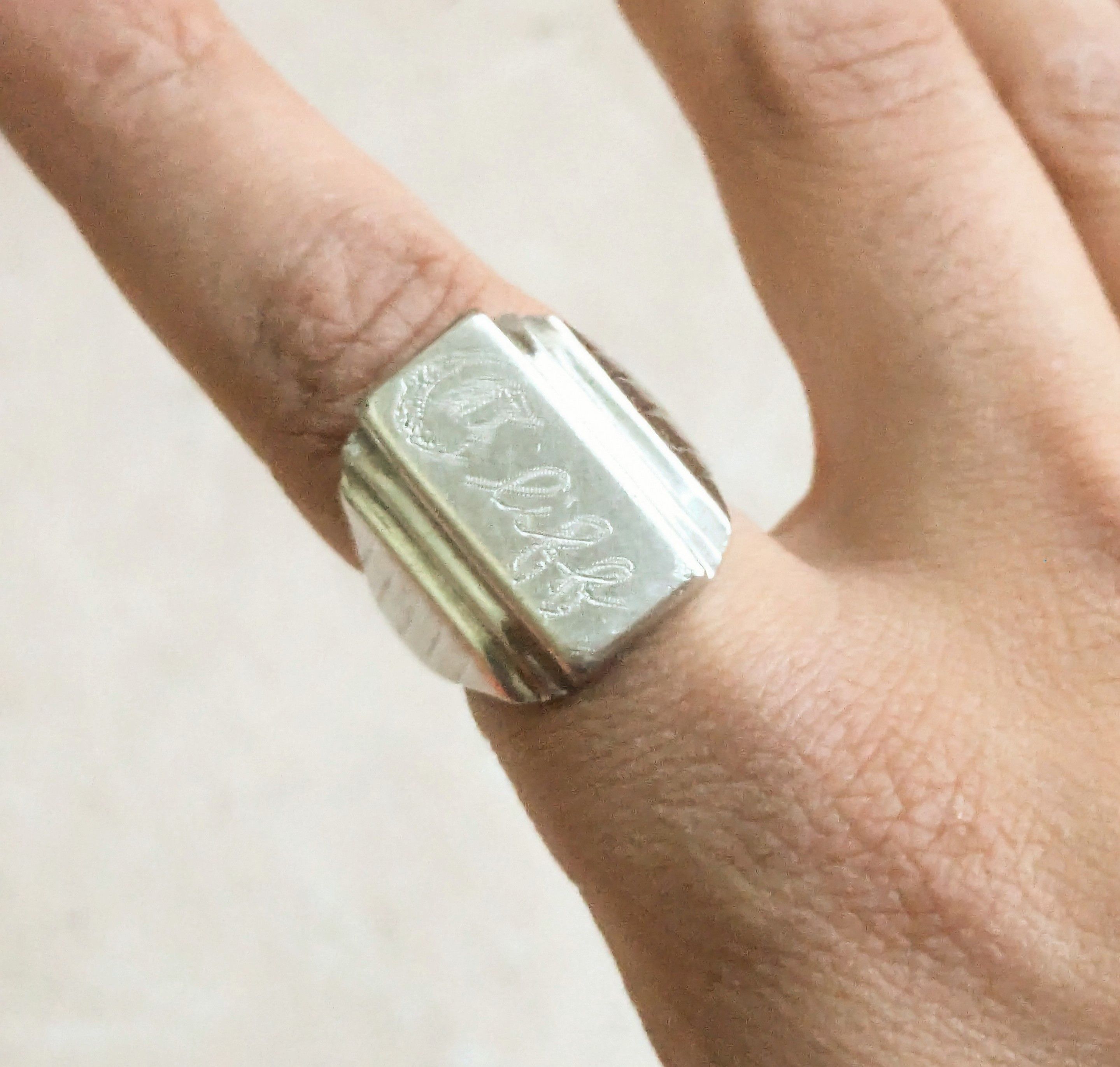 Sterling Silver Vintage Sterling Silver Signet Ring 9 Rectangle Size ONE SIZE - 9 Thumbnail