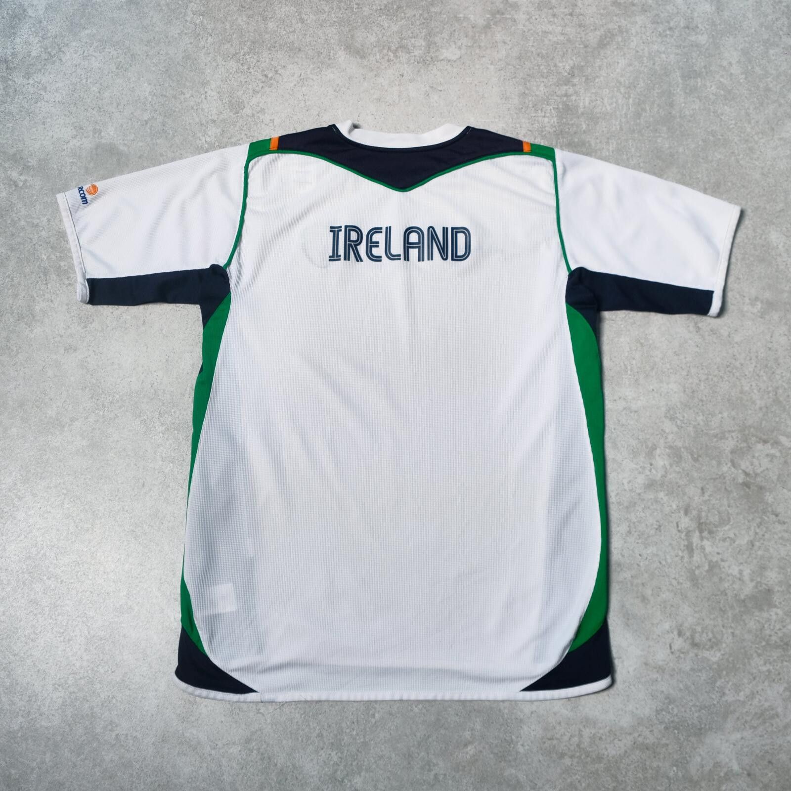 Umbro 2004/06 Ireland Training Shirt Umbro (M/L) Size US M / EU 48-50 / 2 - 2 Thumbnail