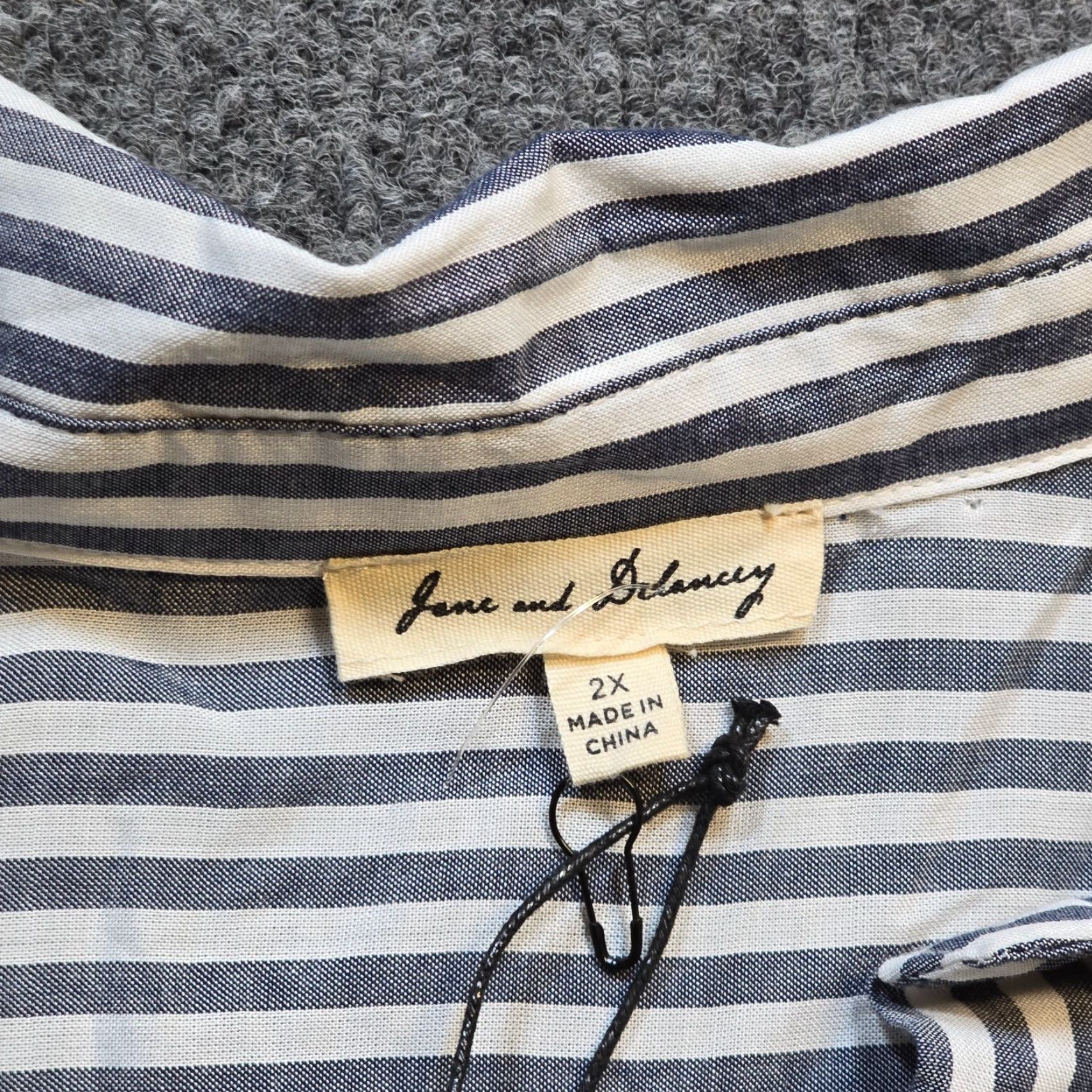 Vintage Jane & Delancey Shirt Women 2X Blue White Striped V Neck Boxy Casual Beachy Size XXL / US 16-18 / IT 52-54 - 3 Thumbnail