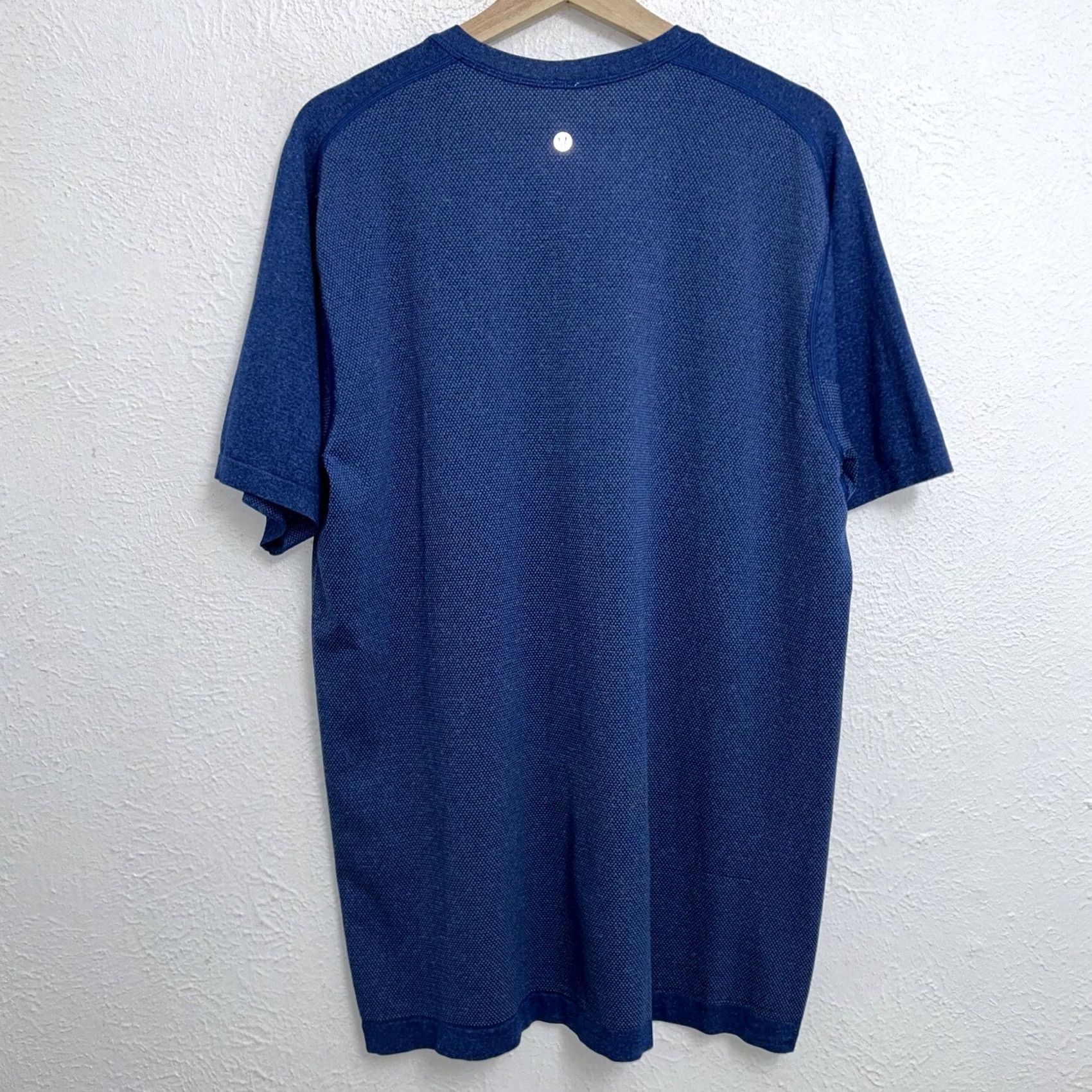 Lululemon Lululemon Metal Vent Stretch Your Head Shirt Blue XL Men’s Short Sleeve Size US XL / EU 56 / 4 - 2 Thumbnail