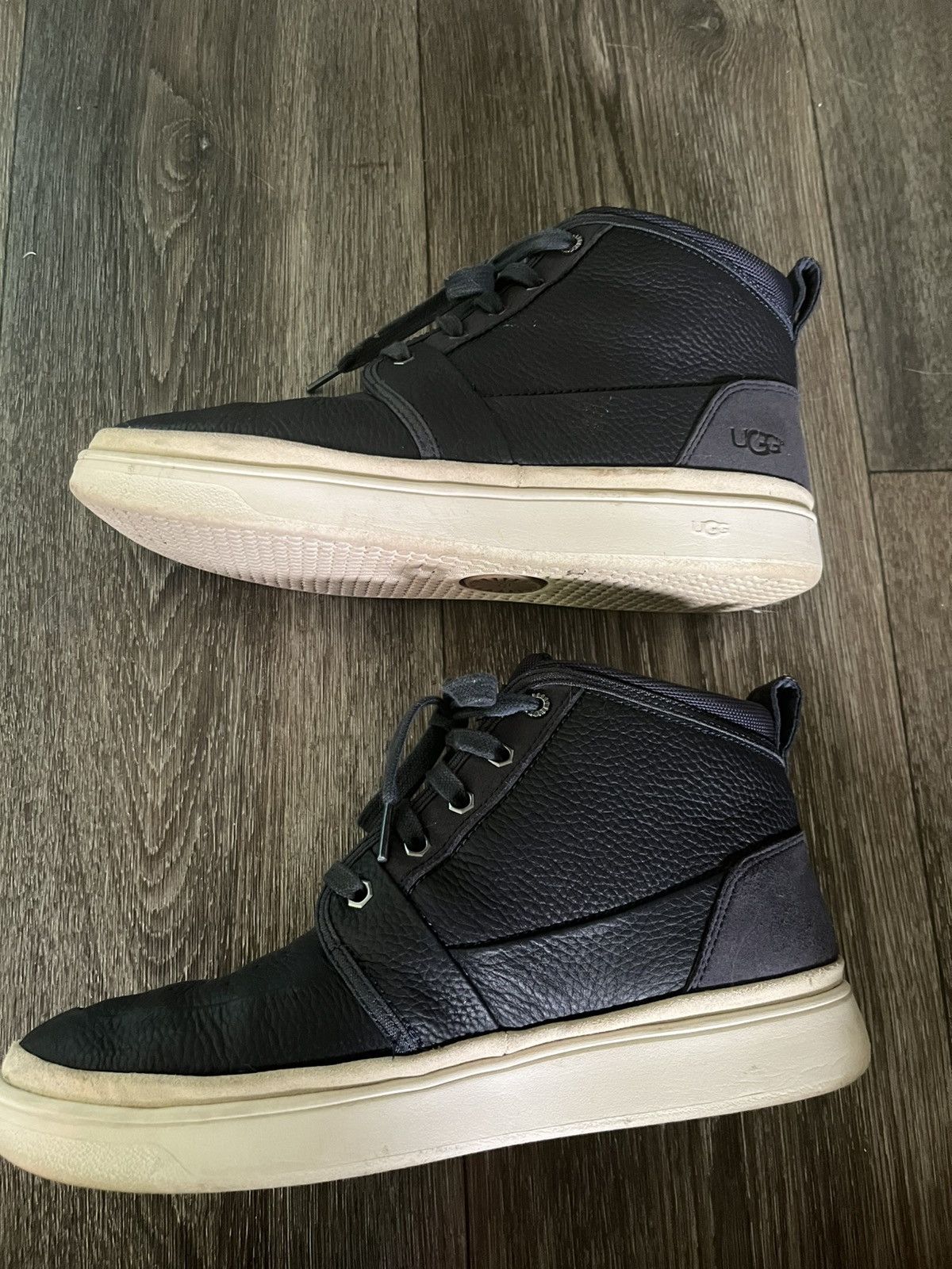 Ugg Mens Ugg Navy hightop sneaker Size US 9.5 / EU 42-43 - 4 Thumbnail