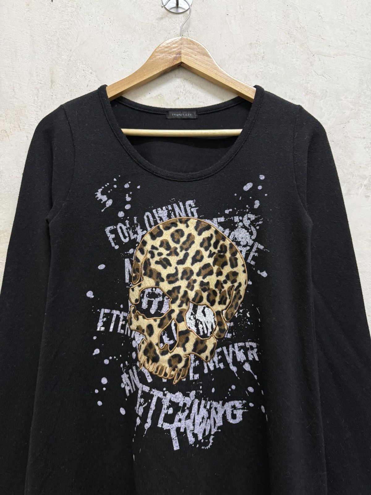 20471120 2000s Archival Cornflake Skull Cross Poem Gothic Tees Size XS / US 0-2 / IT 36-38 - 2 Thumbnail