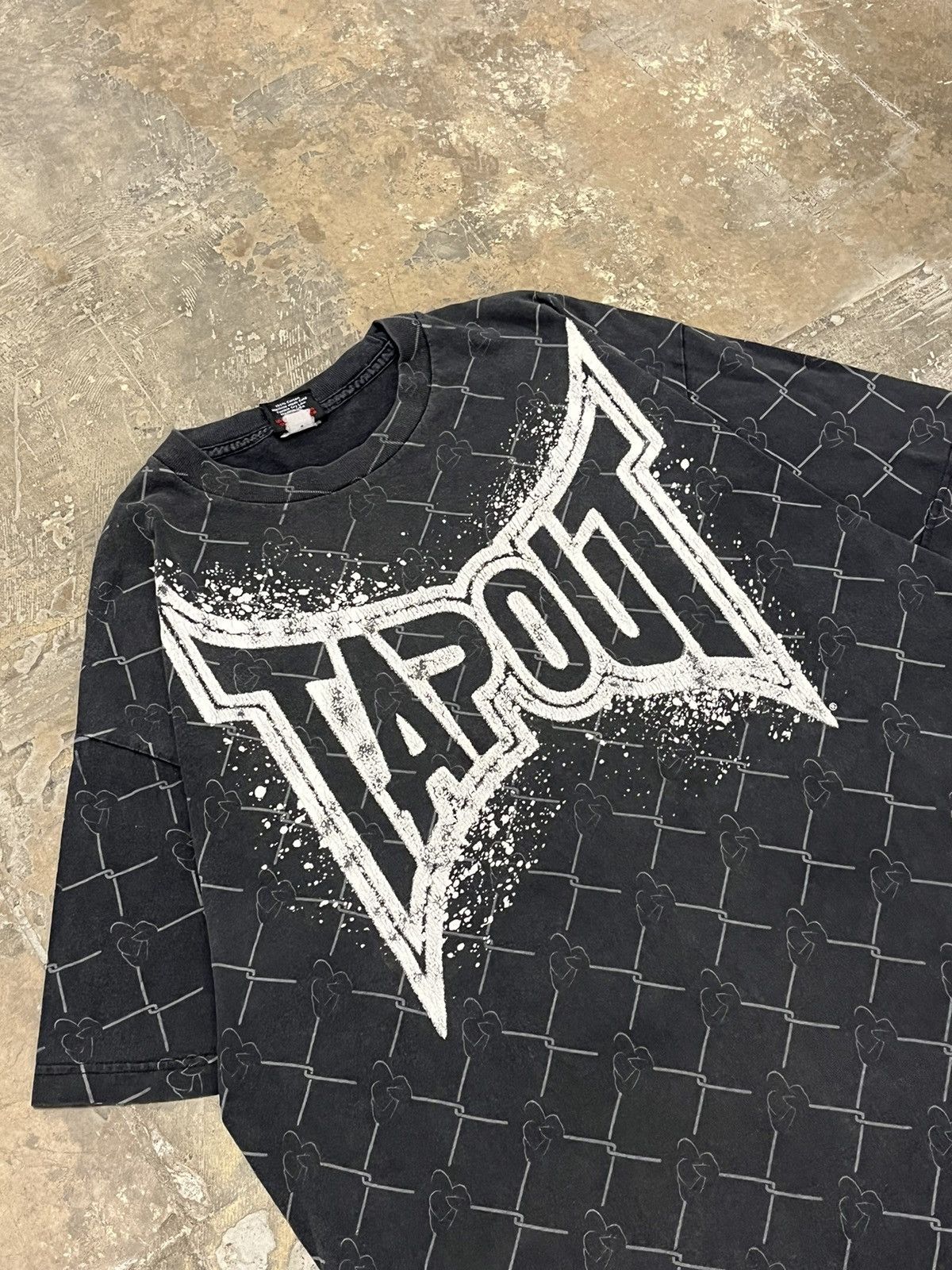 Tapout × Vintage Tapout y2k grunge emo goth hype rare skater opium Size US L / EU 52-54 / 3 - 4 Thumbnail