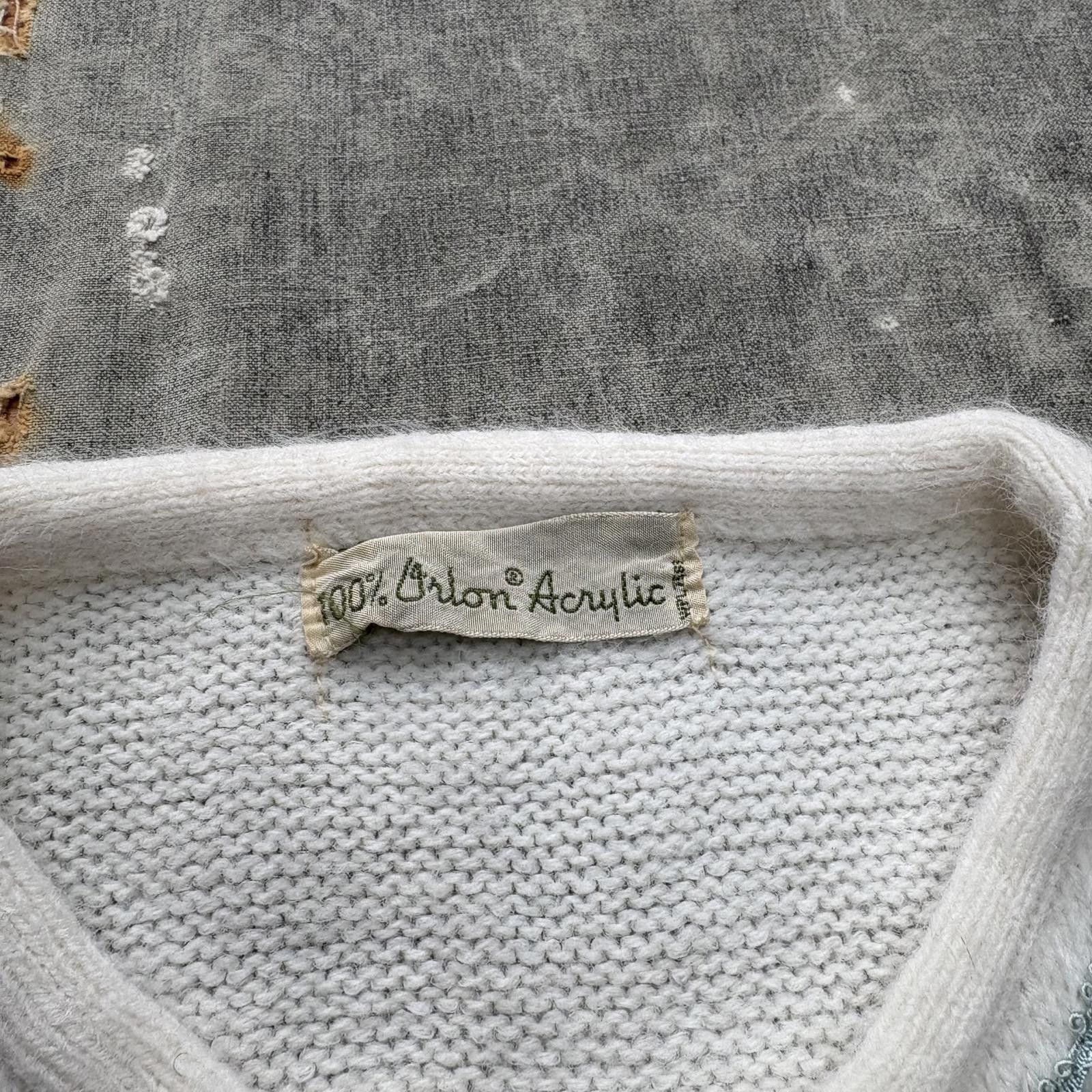 Vintage Vintage 60s 70s Unique Embroidered Knit Sweater Cardigan Size S / US 4 / IT 40 - 2 Thumbnail