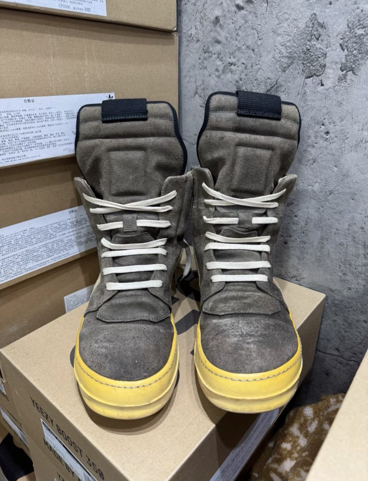 Rick Owens Rick Owens Main Line Milk Grey Suede Reverse Triangle K37 Size US 8 / EU 41 - 2 Thumbnail