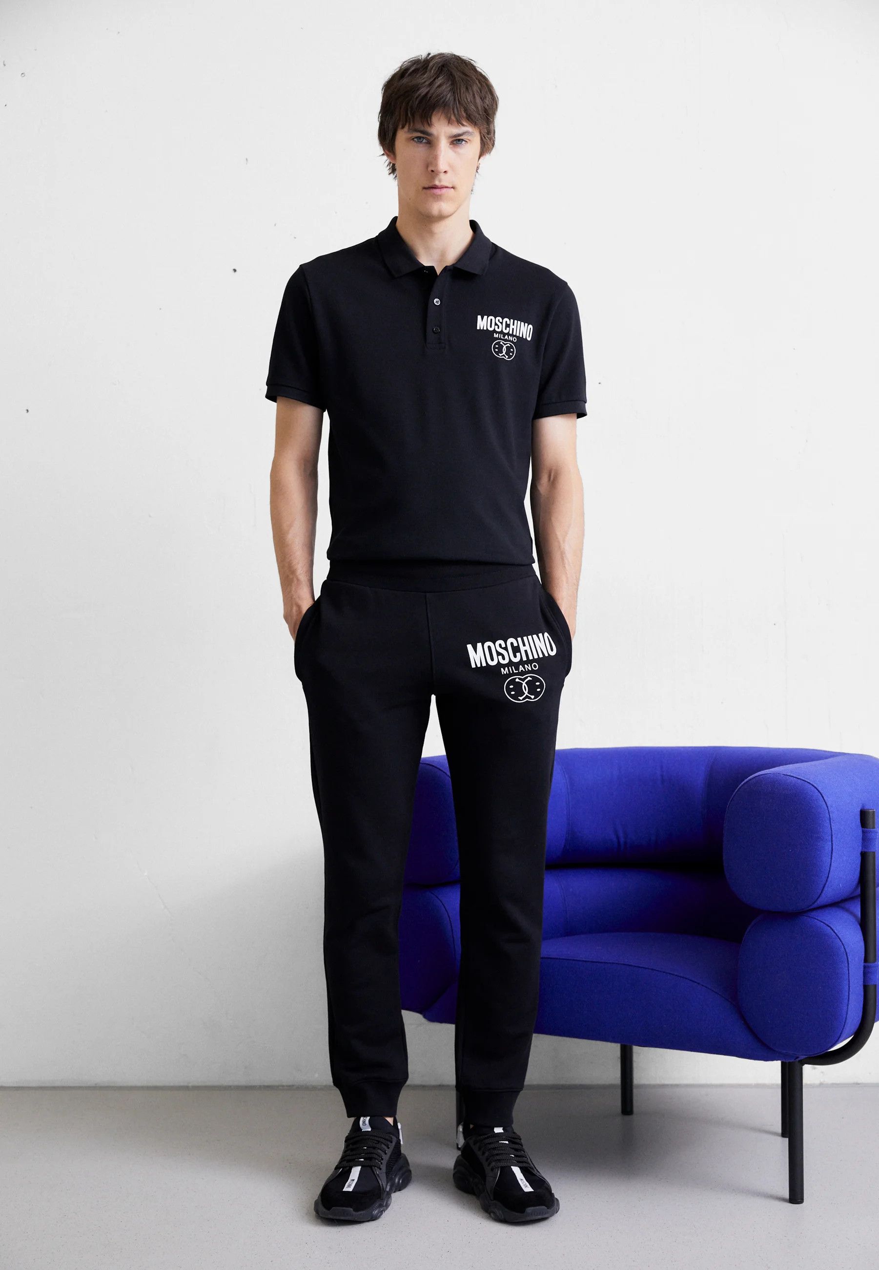 Moschino o1y0225 Logo Jogger & Sweatpant in Black Size US 32 / EU 48 - 6 Thumbnail