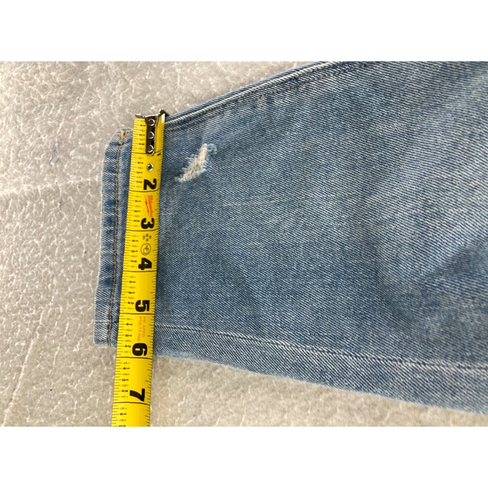 American Eagle Outfitters American Eagle Outfitters Jeans Womens 6 Denim Distressed Jeans - Blue 6 Regular Distressed 5-Pocket Tapered Jeans Womens Size 28" / US 6 / IT 42 - 6 Thumbnail