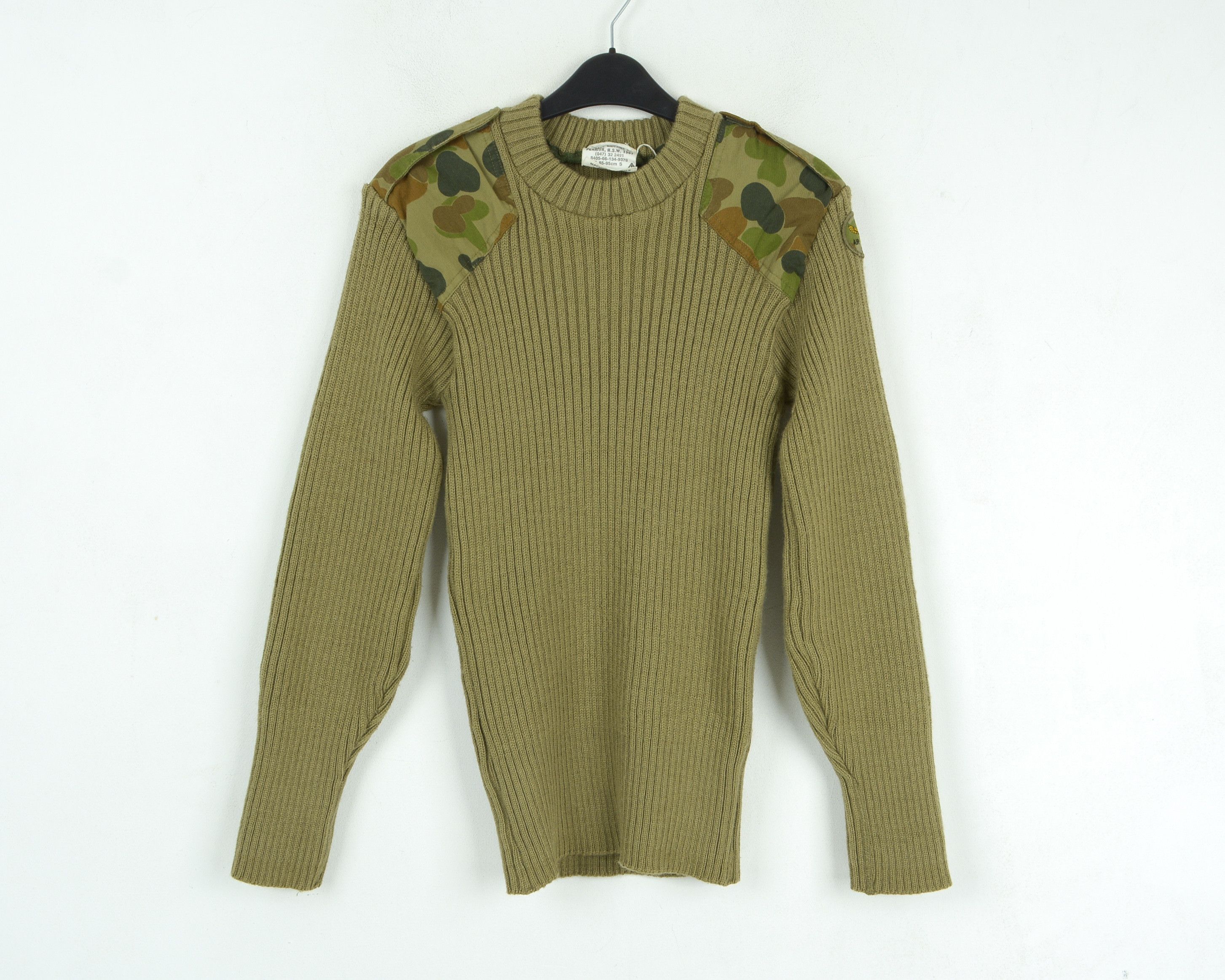 Man Made In Australia AUSTRALIA Army 1997 Jumper Knit S Wool Sweater Warm Pullover Size US S / EU 44-46 / 1 - 1 Thumbnail