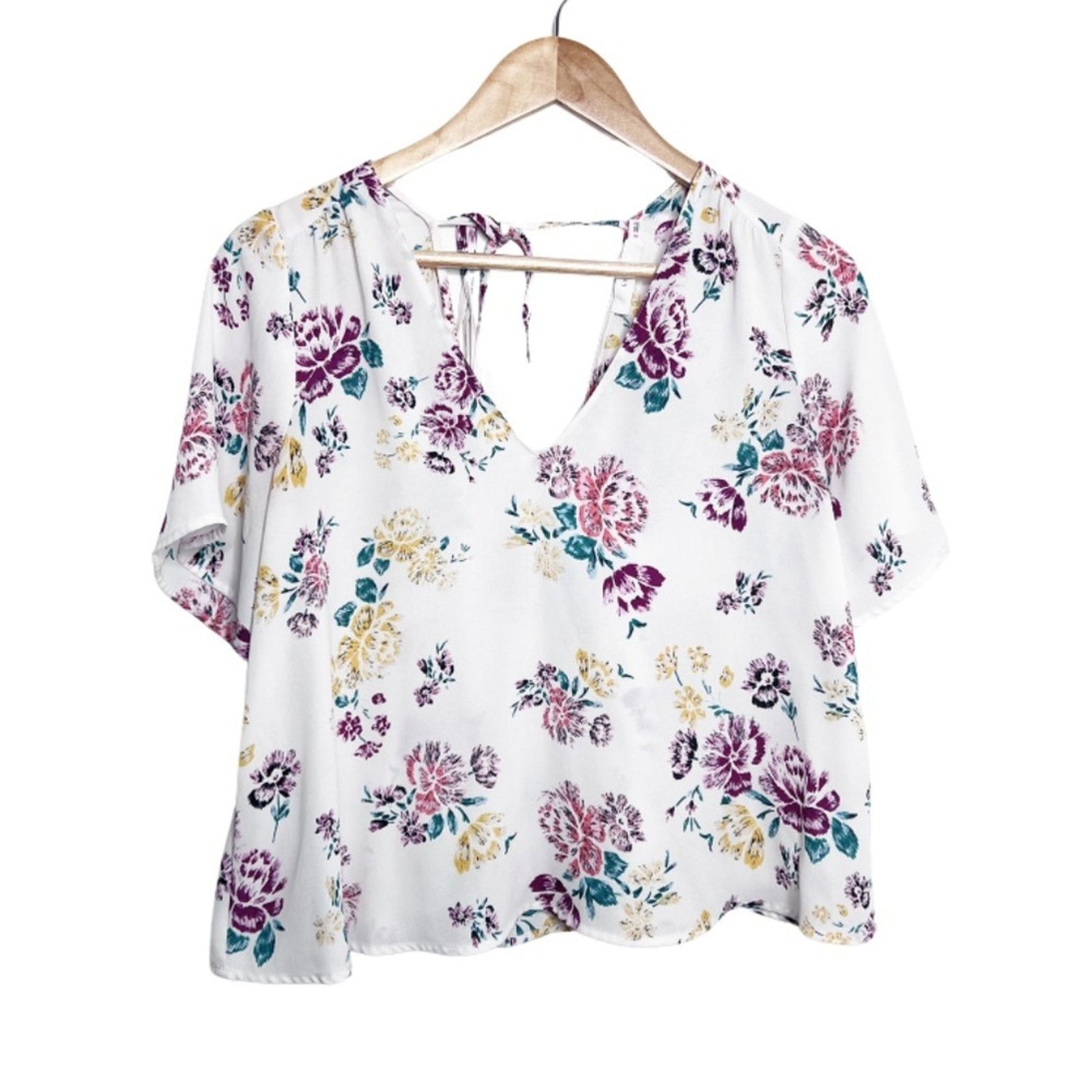 Other Lush Women's Floral V-Cut Front Flowy Boho Cropped Blouse Size S / US 4 / IT 40 - 1 Thumbnail