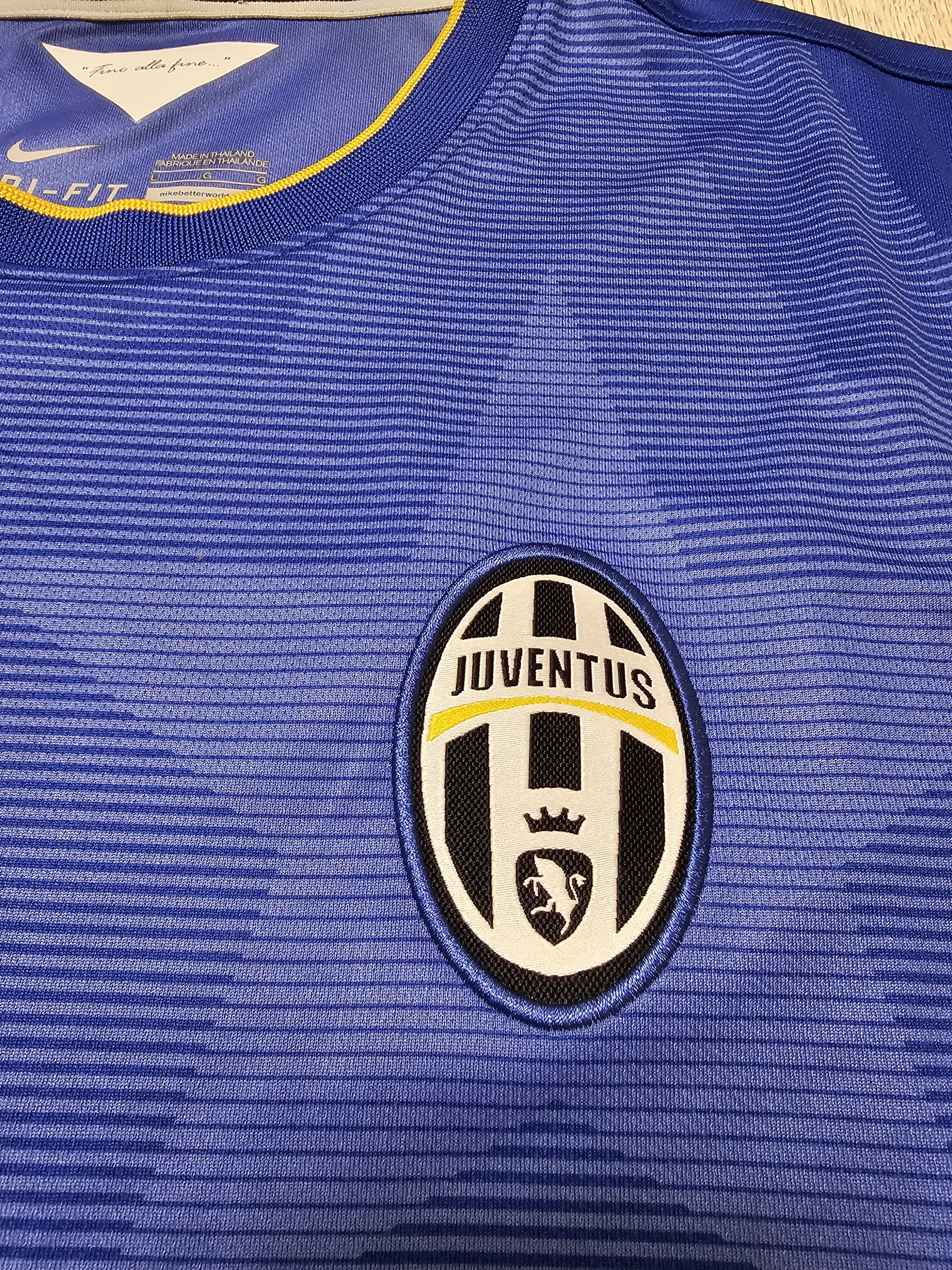 Nike JUVENTUS 2014 2015 AWAY FOOTBALL SHIRT SOCCER JERSEY Size US L / EU 52-54 / 3 - 4 Thumbnail