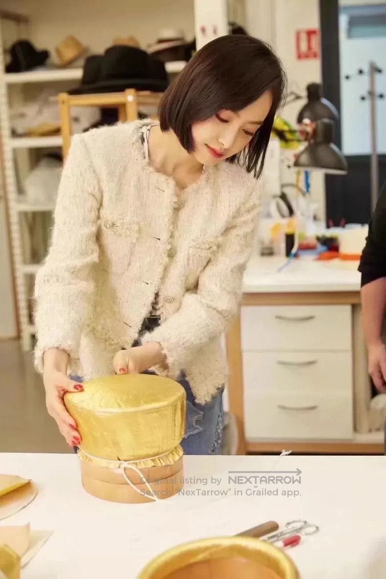 Chanel Chanel 2019 Pre-Fall Tweed Jacket. Size US XS / EU 42 / 0 - 7 Thumbnail