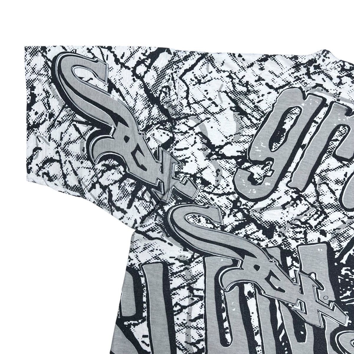 MLB Vintage 1991 MLB Chicago White Sox All Over Print Trench Tee Size US L / EU 52-54 / 3 - 16 Thumbnail