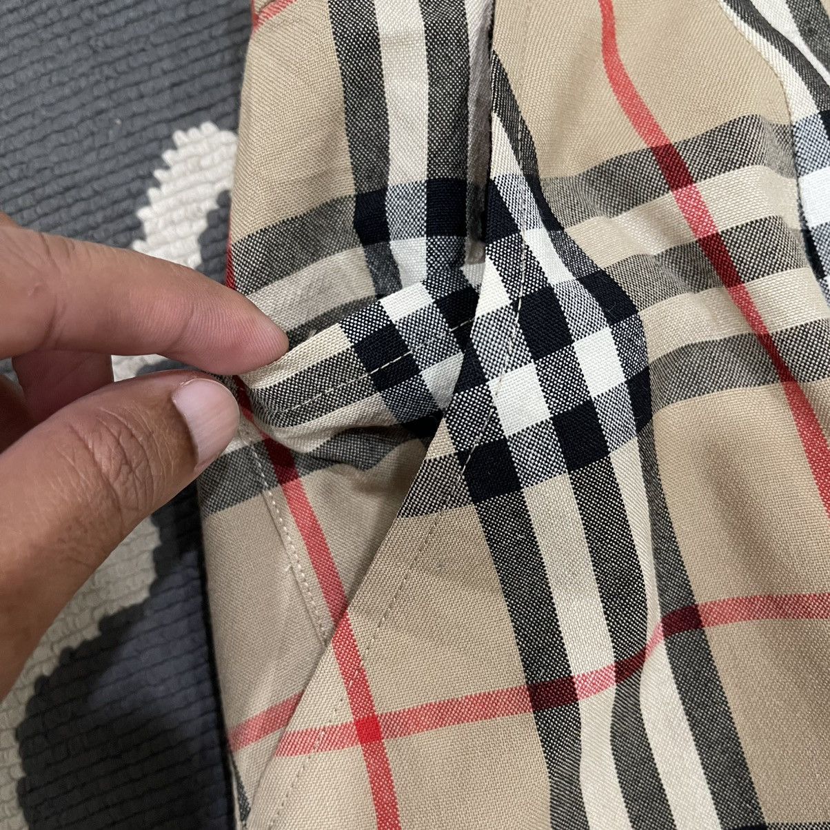 Burberry Vintage Burberry London Nova Check Wool Mini Skirt Size 30" / US 8 / IT 44 - 14 Thumbnail