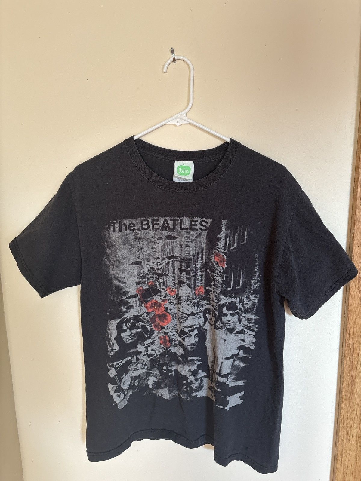 Other 2005 Apple x Beatles tee Size US M / EU 48-50 / 2 - 1 Thumbnail
