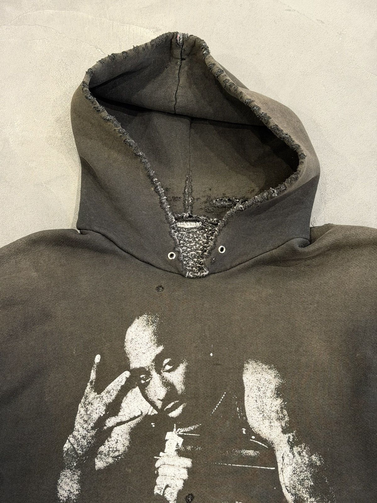 Rap Tees TUPAC SHAKUR VINTAGE THRASHED HOODIE 90s 00s RAP USA MEMORY Size US L / EU 52-54 / 3 - 4 Thumbnail