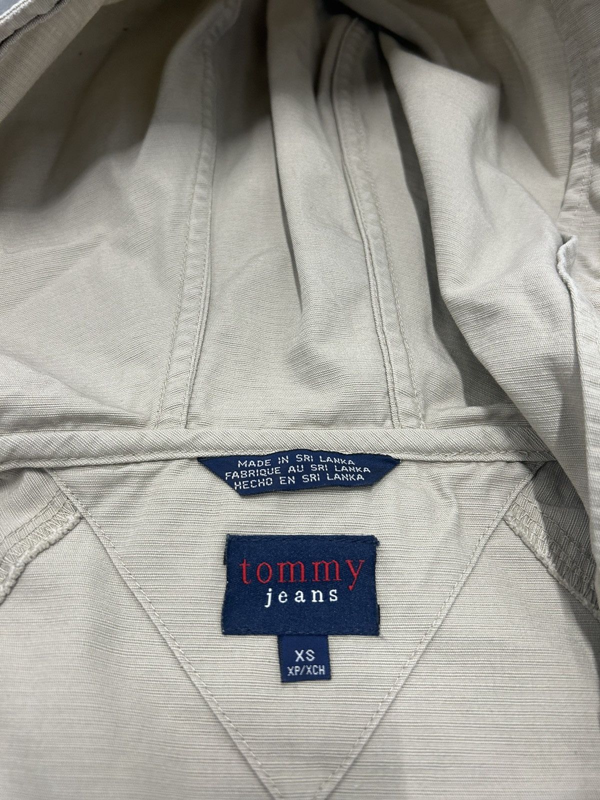 Tommy Hilfiger Tommy Hilfiger Cream lightweight nylon windbreaker jacket Size XS / US 0-2 / IT 36-38 - 5 Thumbnail