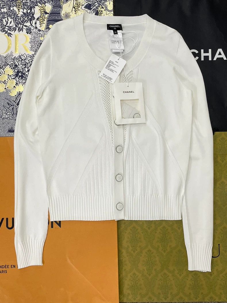 Chanel Chanel 24B White Knit Cardigan - dmc Size US M / EU 48-50 / 2 - 1 Thumbnail